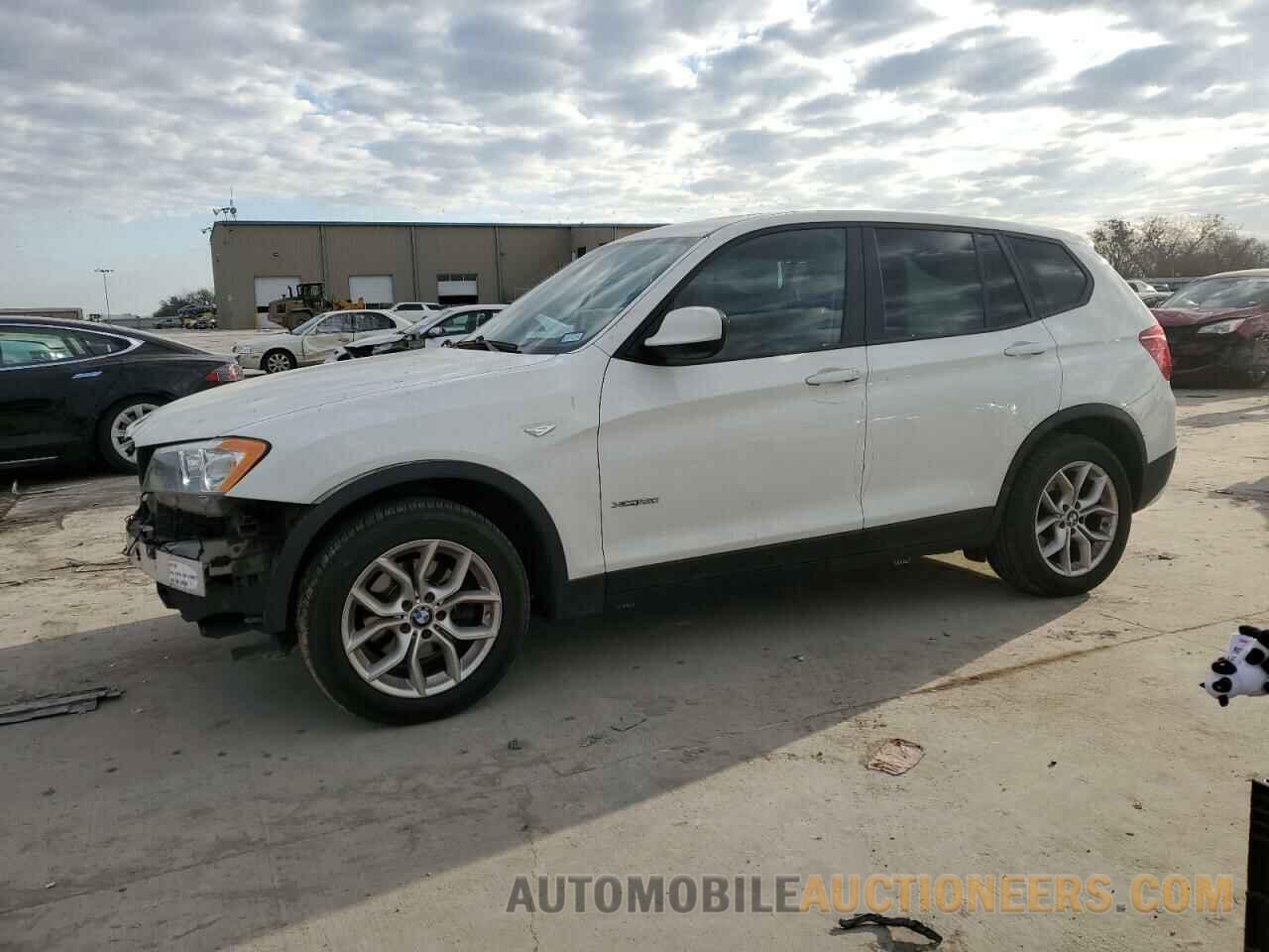 5UXWX7C56BL735040 BMW X3 2011