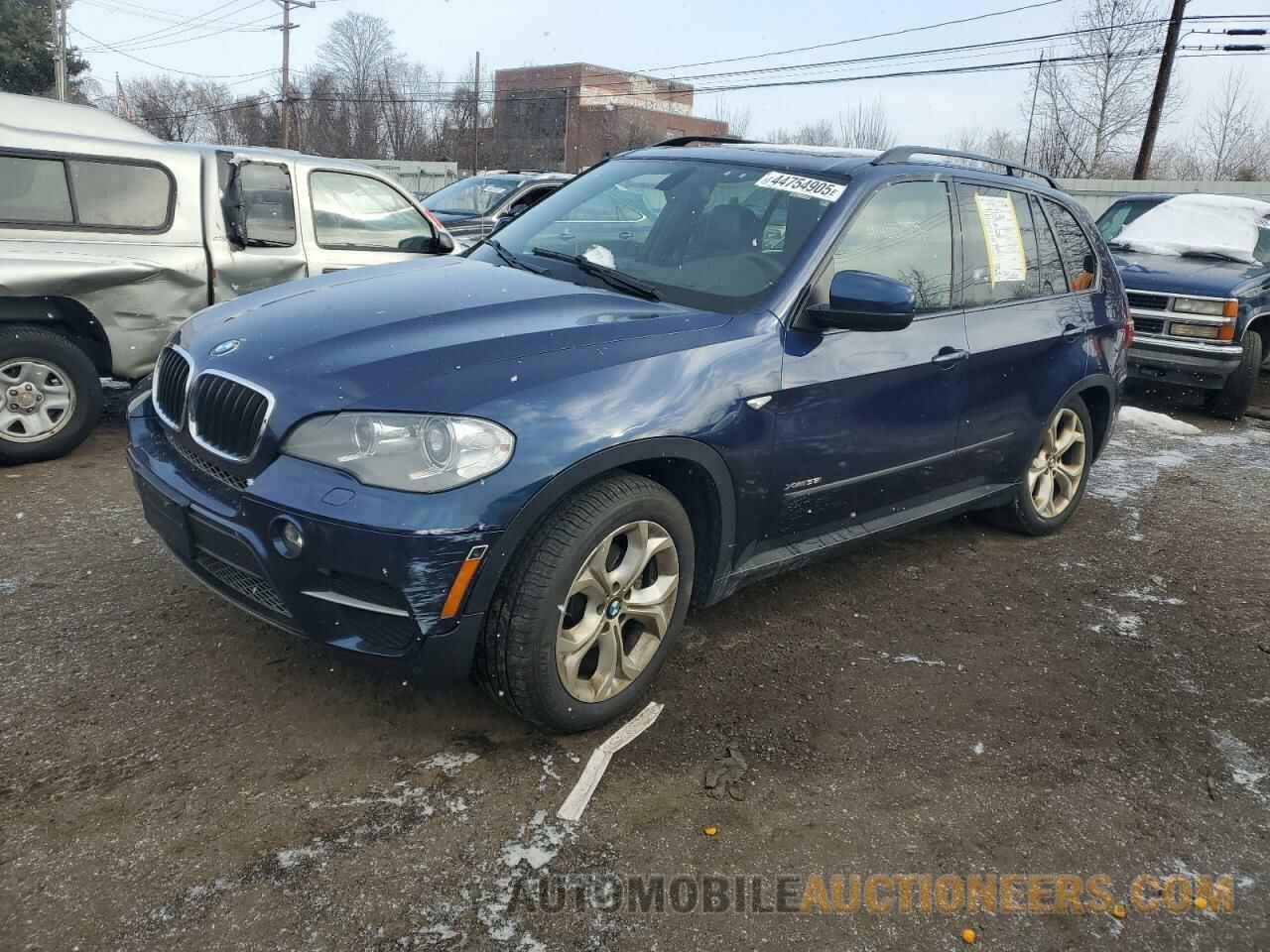 5UXZV4C58D0E14657 BMW X5 2013