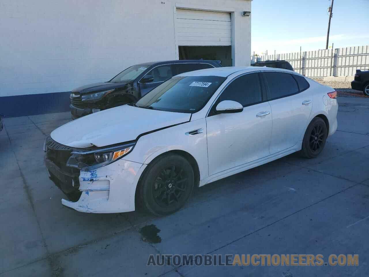 5XXGT4L12JG238322 KIA OPTIMA 2018