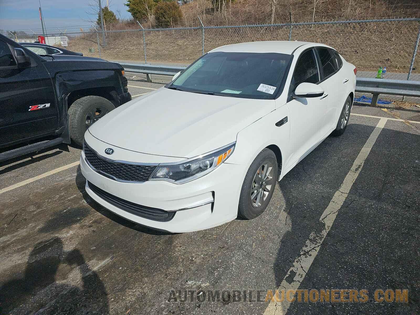 5XXGT4L18GG027876 Kia Optima 2016