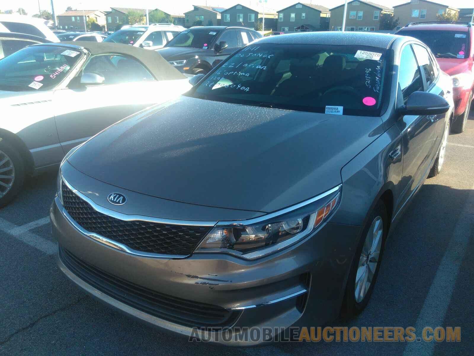 5XXGT4L30GG011172 Kia Optima 2016