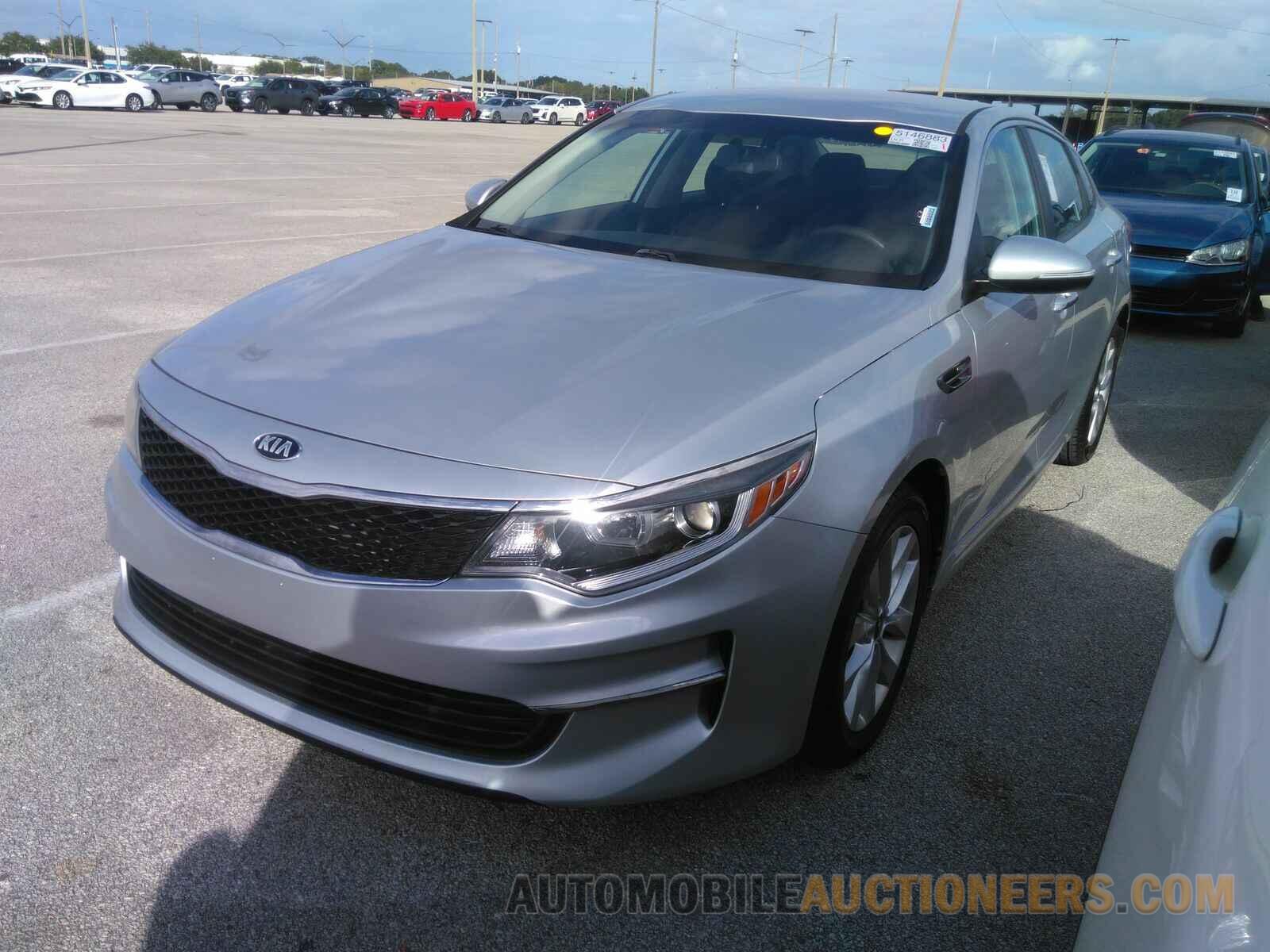 5XXGT4L30HG132012 Kia Optima 2017