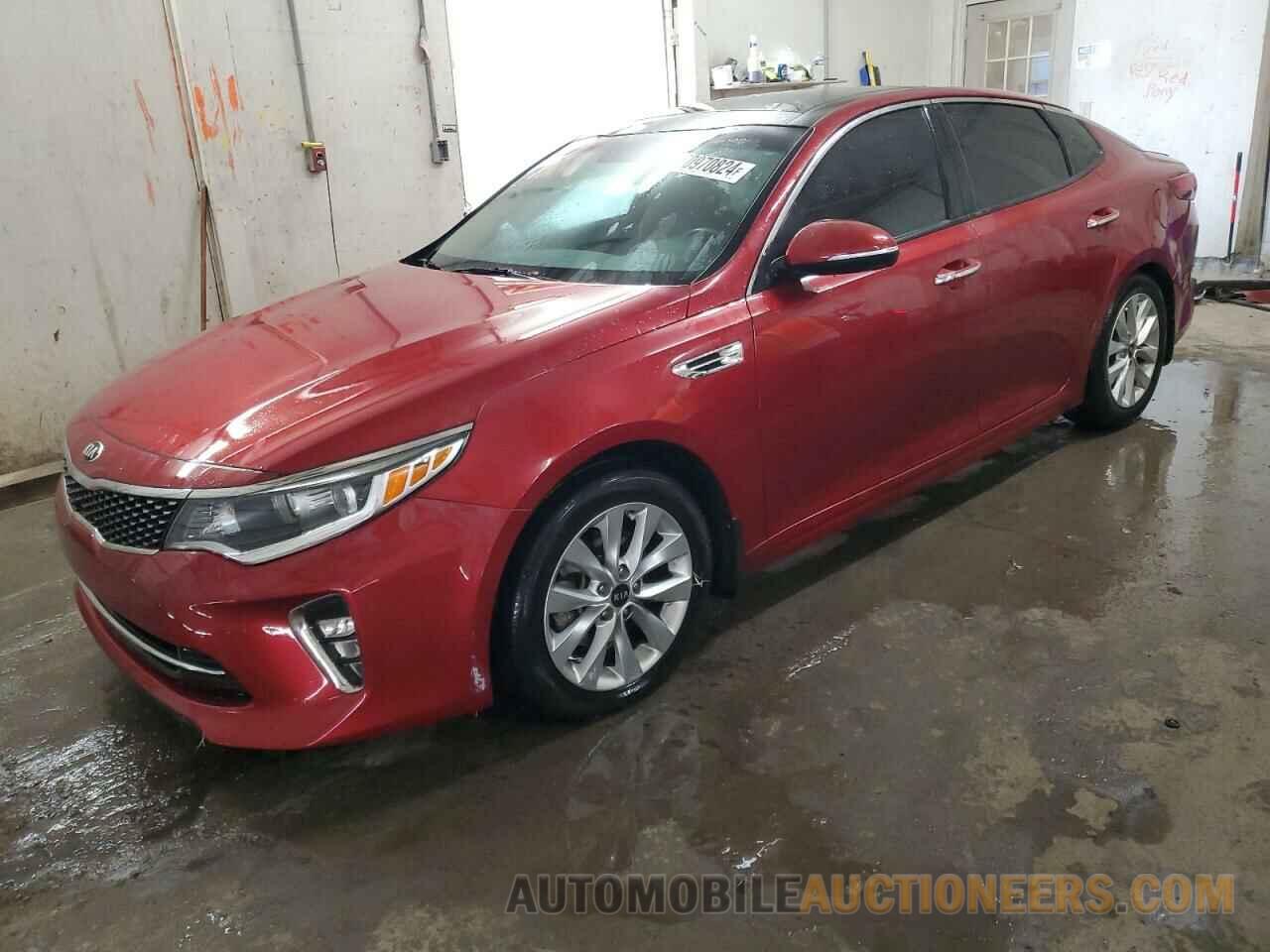 5XXGT4L30JG181880 KIA OPTIMA 2018