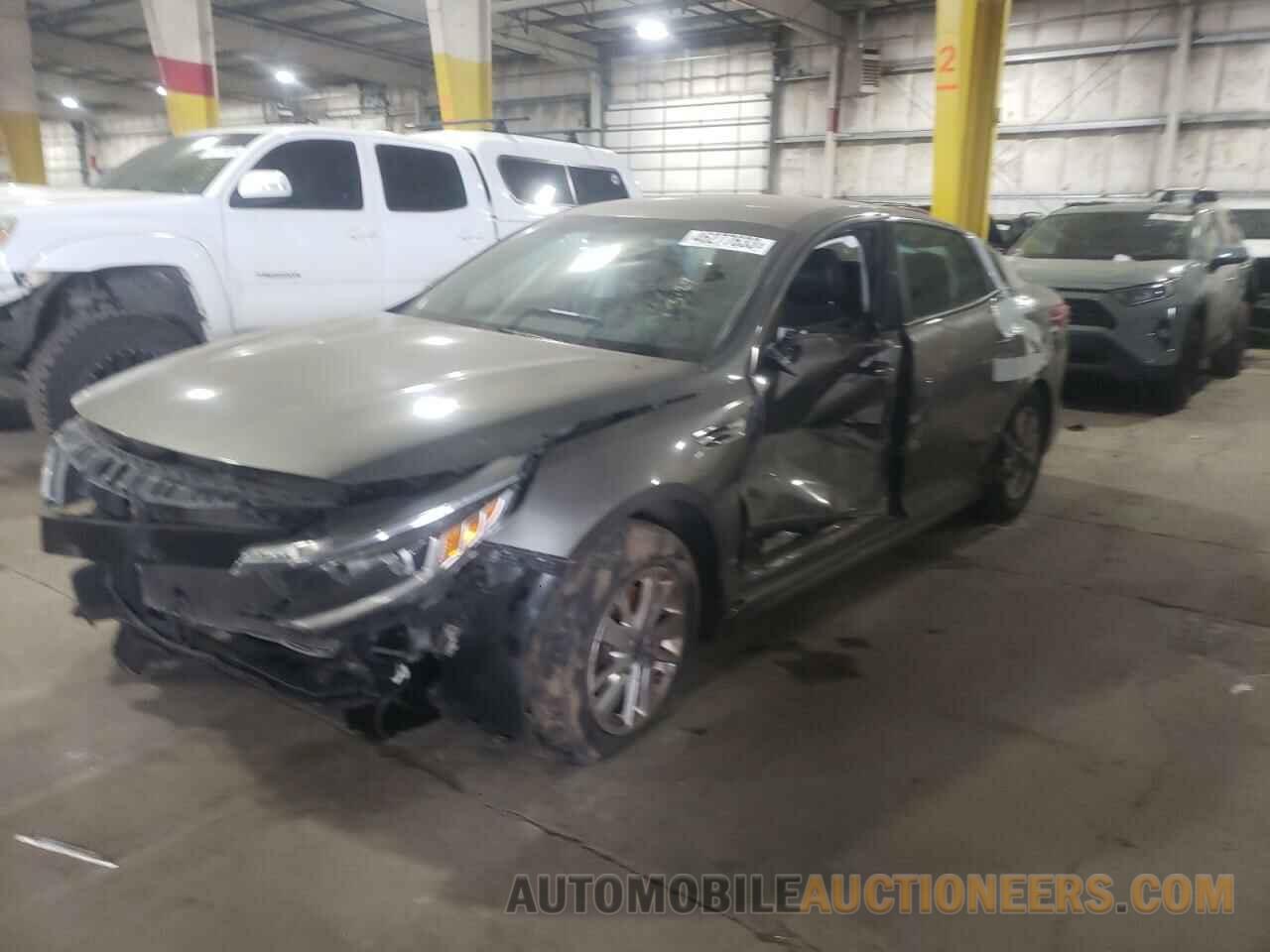 5XXGT4L30JG198047 KIA OPTIMA 2018