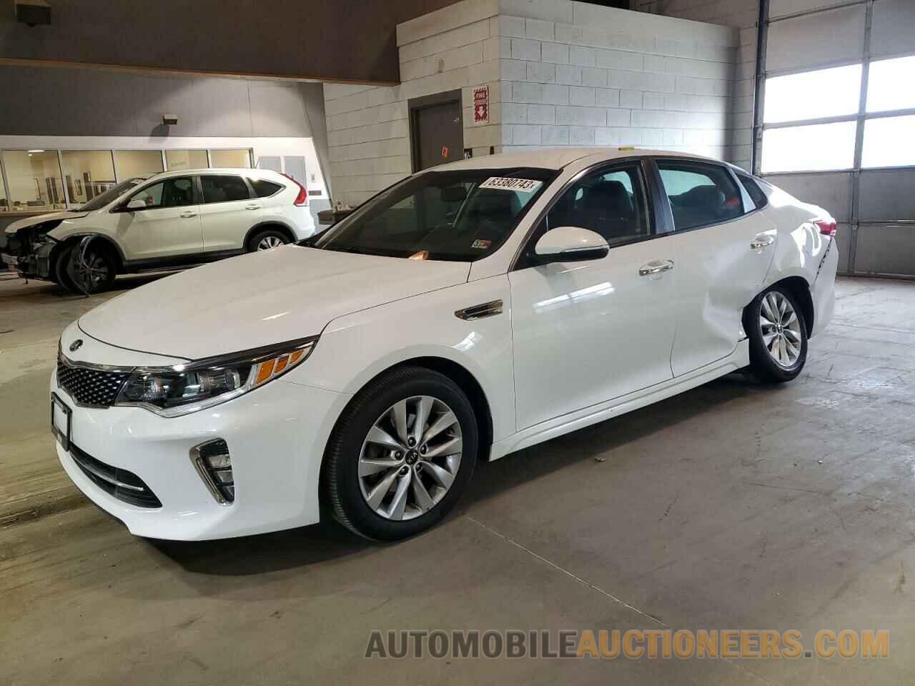 5XXGT4L30JG215185 KIA OPTIMA 2018