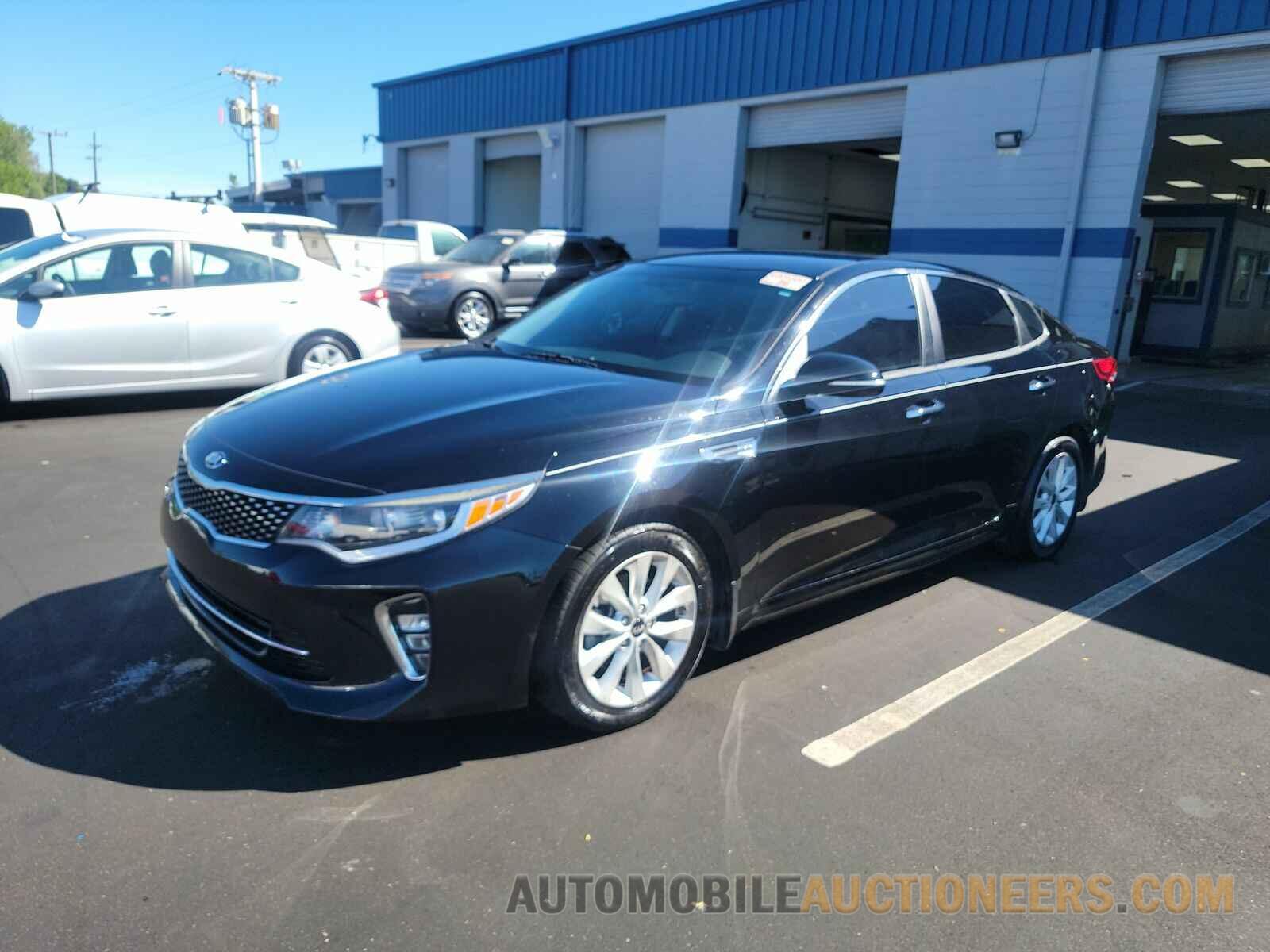 5XXGT4L30JG227322 Kia Optima 2018