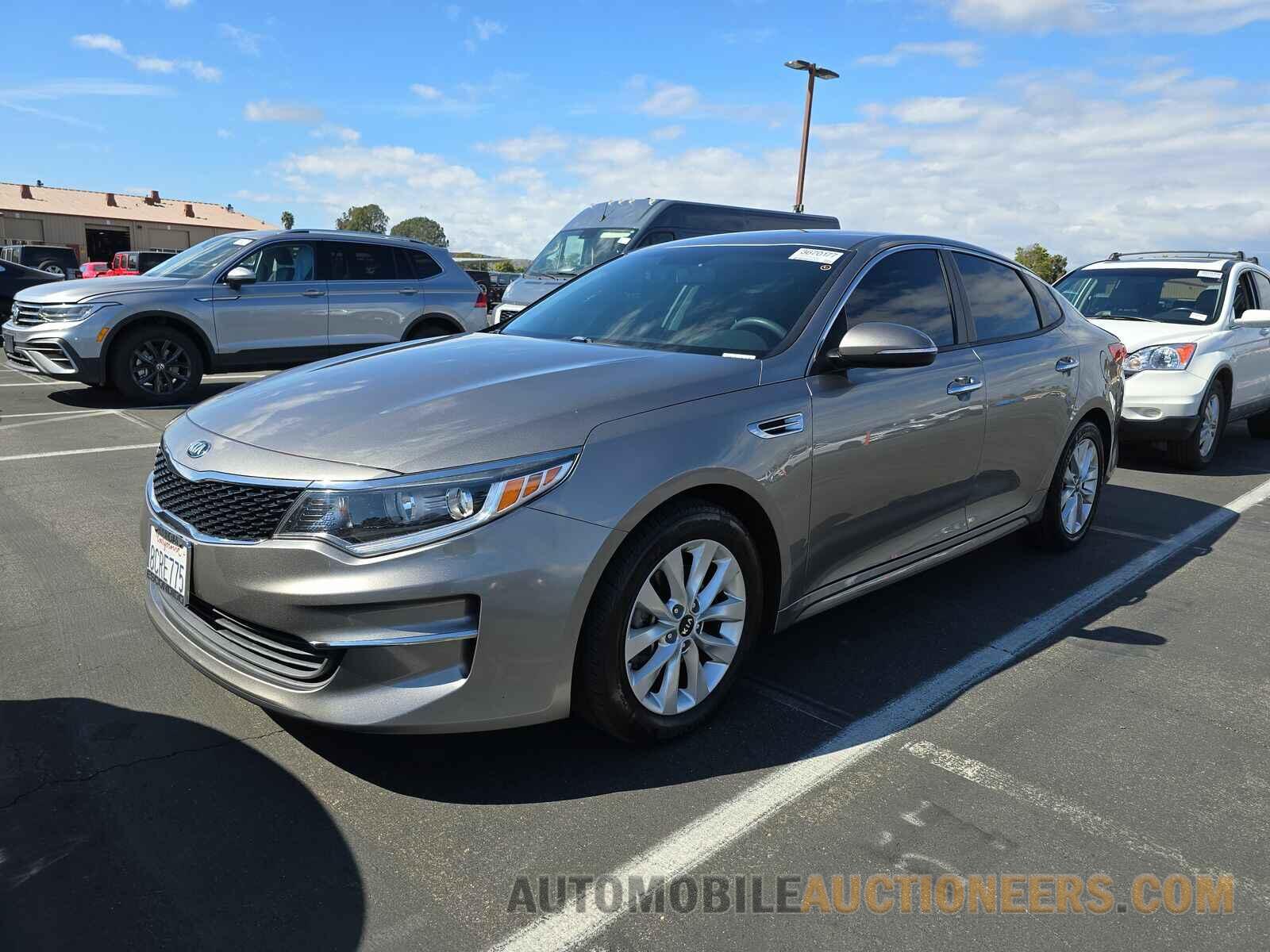 5XXGT4L30JG250826 Kia Optima 2018