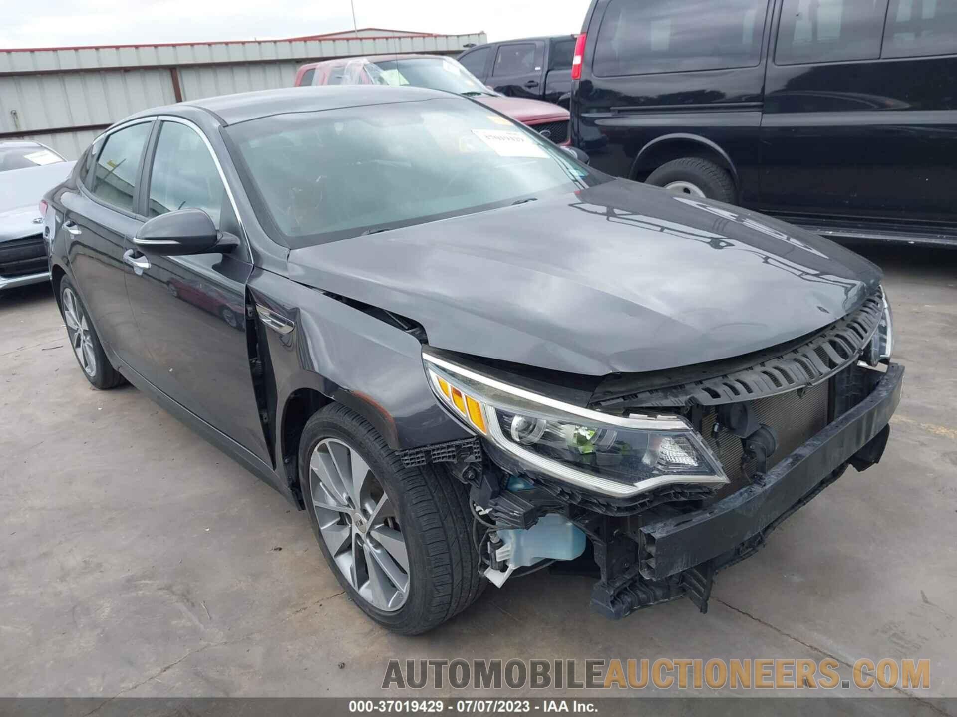 5XXGT4L30JG253211 KIA OPTIMA 2018