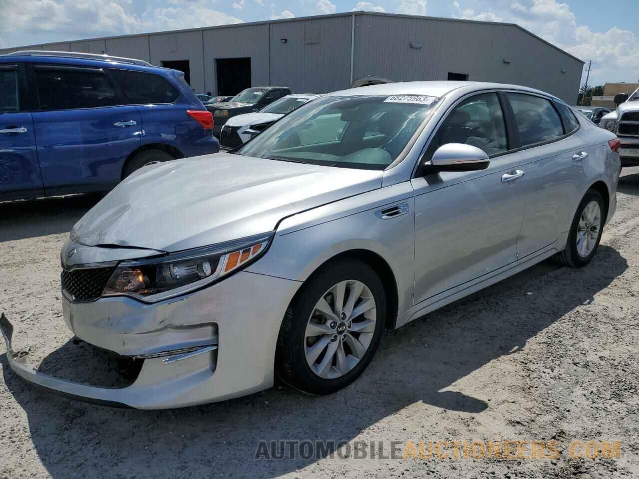 5XXGT4L30JG261437 KIA OPTIMA 2018