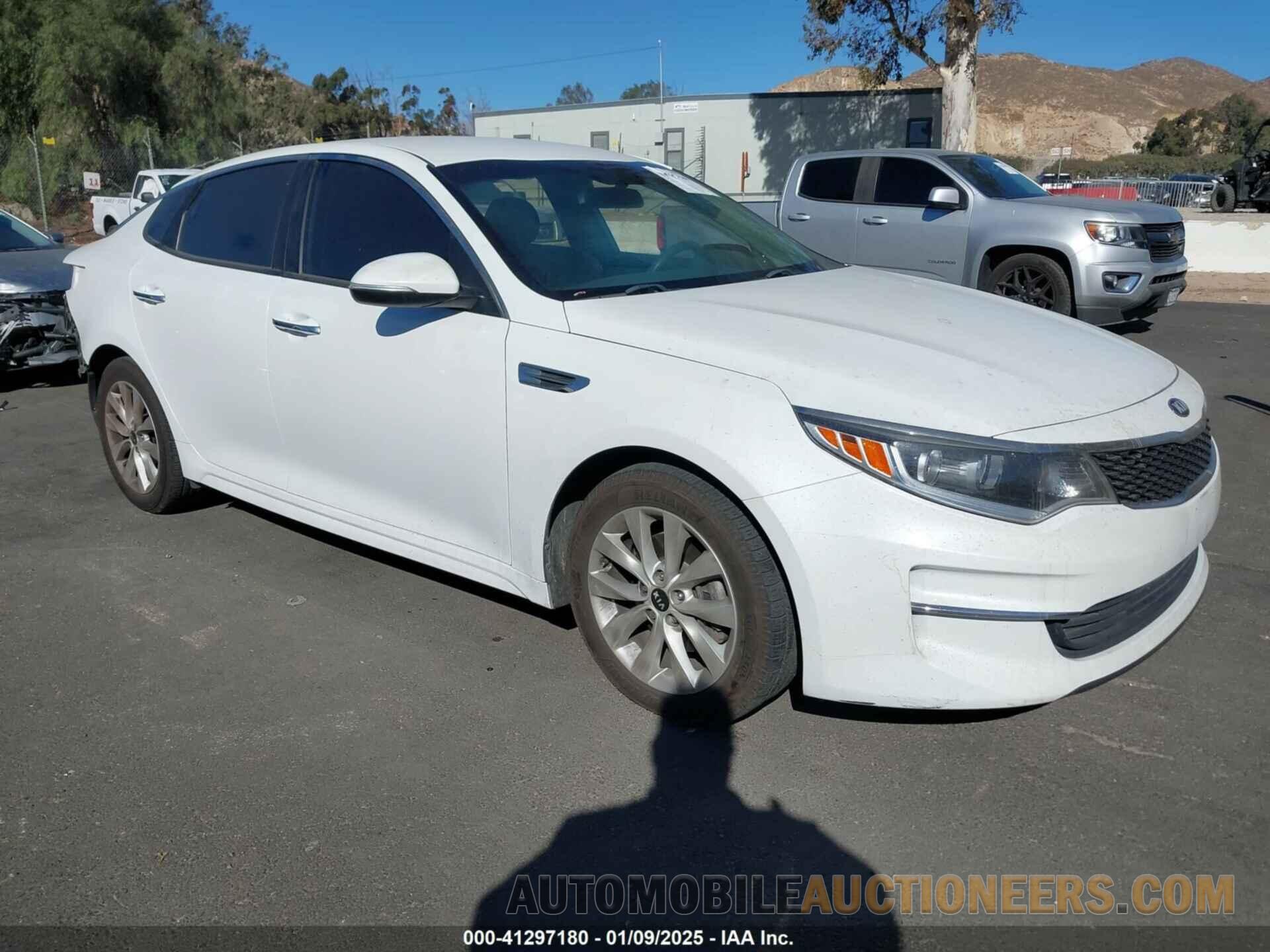 5XXGT4L30JG267769 KIA OPTIMA 2018