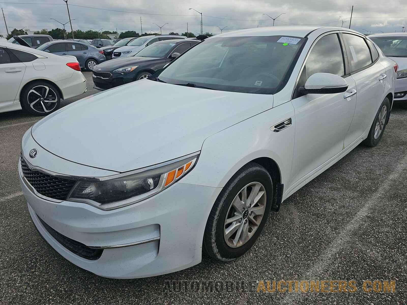 5XXGT4L31HG176066 Kia Optima 2017