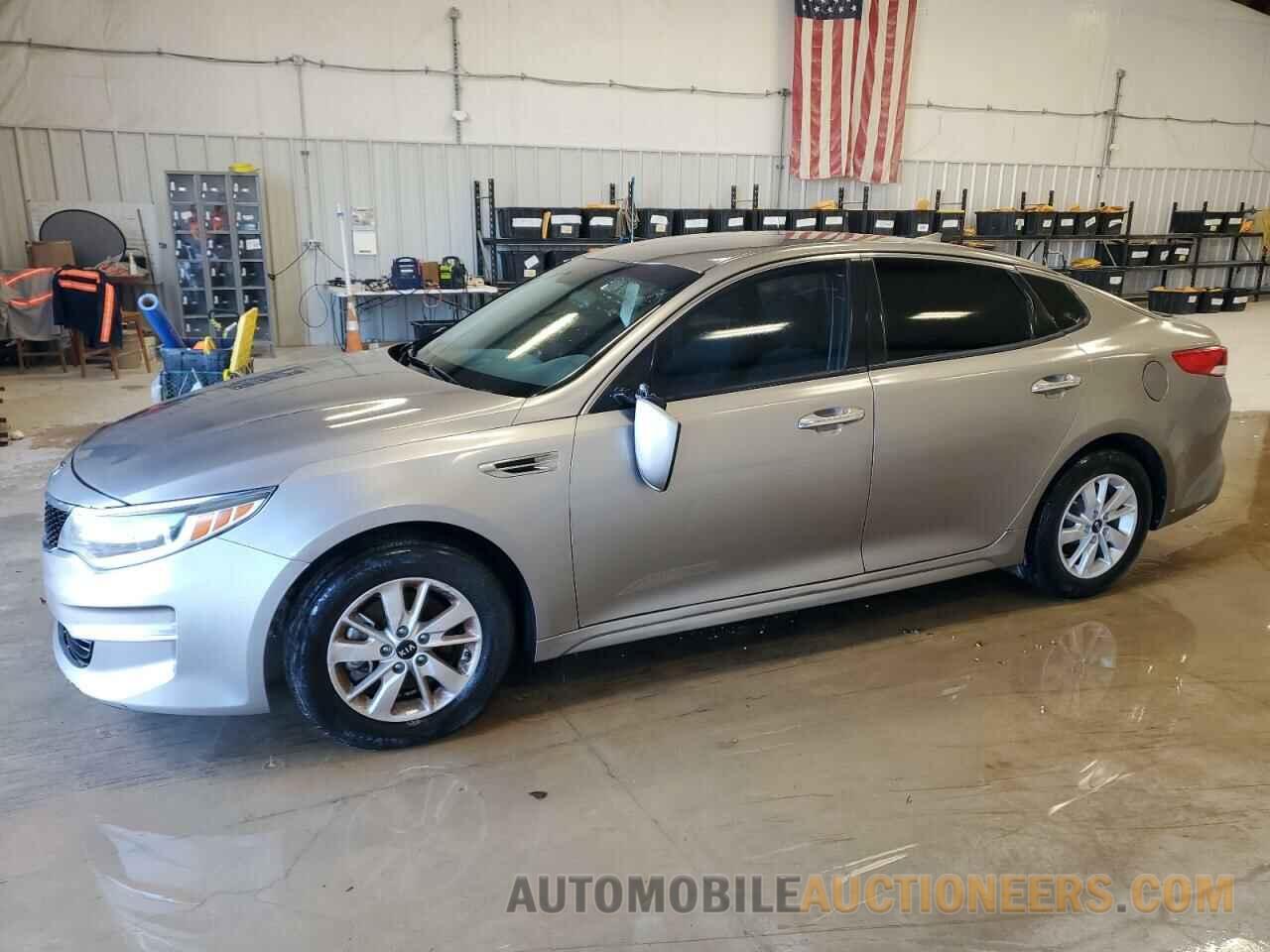 5XXGT4L31JG215437 KIA OPTIMA 2018