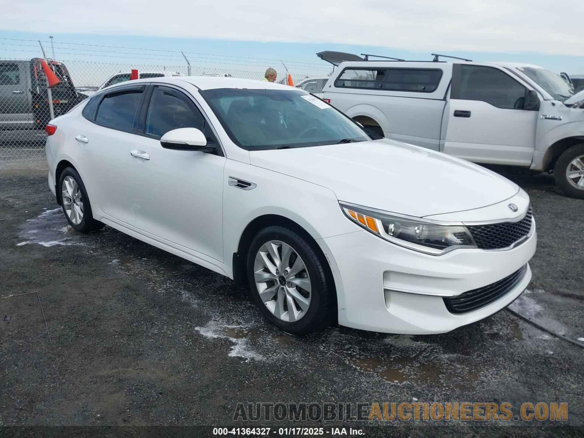 5XXGT4L31JG250981 KIA OPTIMA 2018