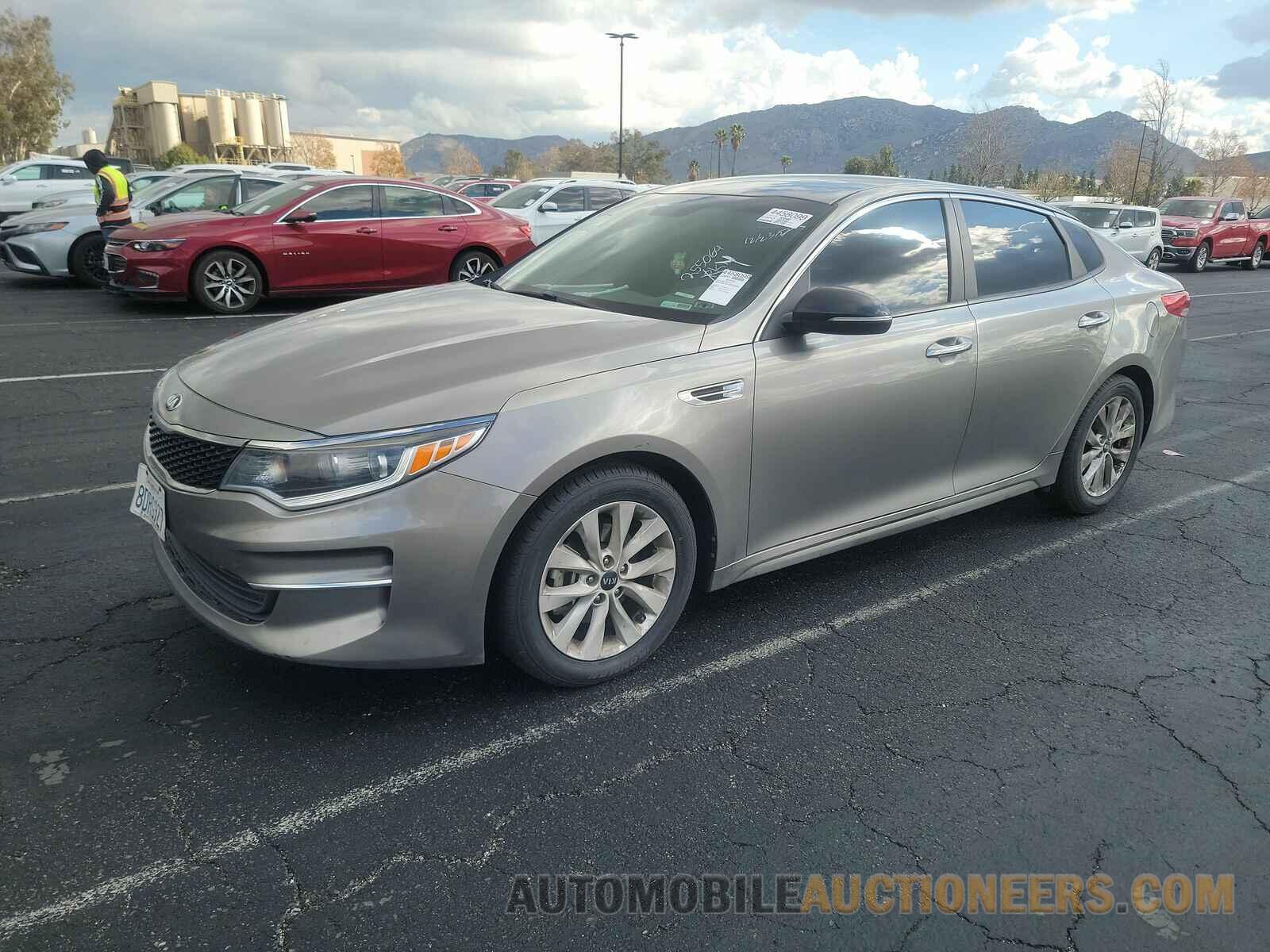 5XXGT4L31JG255064 Kia Optima 2018