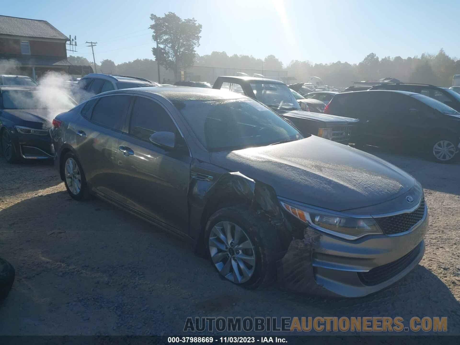 5XXGT4L31JG256005 KIA OPTIMA 2018