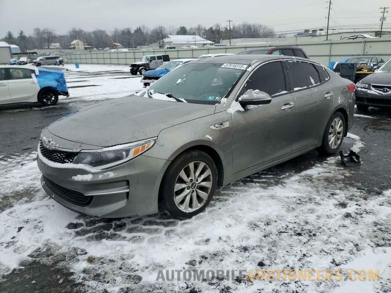 5XXGT4L31JG261883 KIA OPTIMA 2018