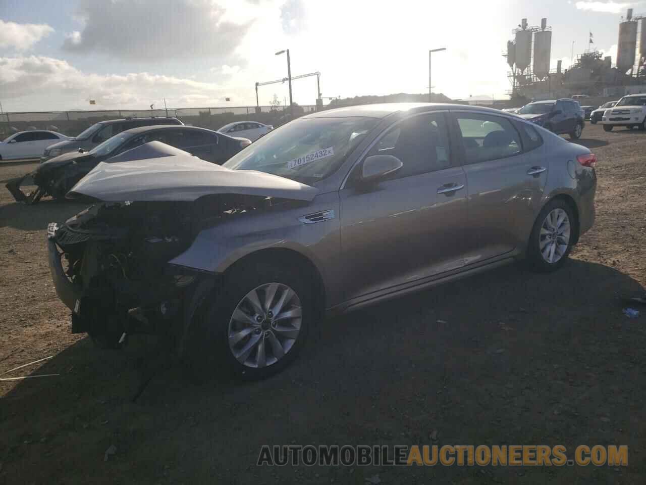 5XXGT4L31JG274343 KIA OPTIMA 2018