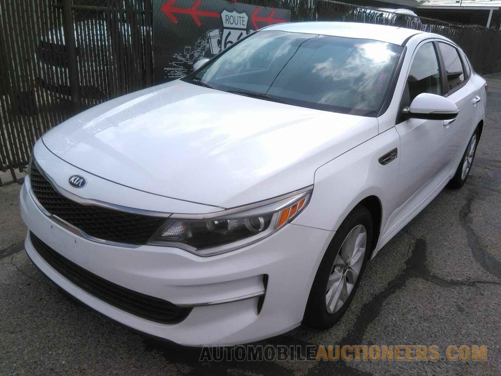 5XXGT4L32HG167439 Kia Optima 2017