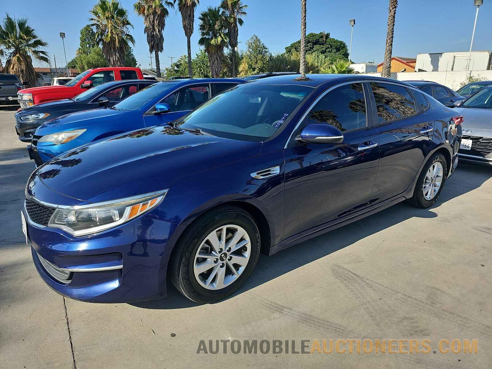 5XXGT4L32HG172298 Kia Optima 2017