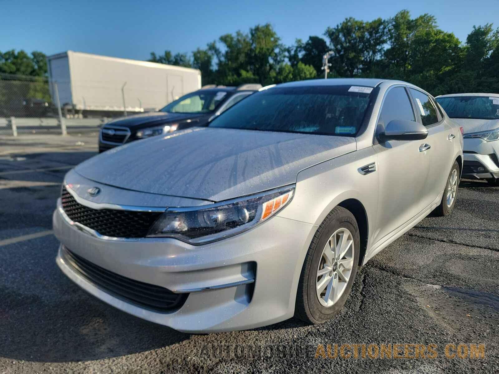 5XXGT4L32HG176190 Kia Optima 2017