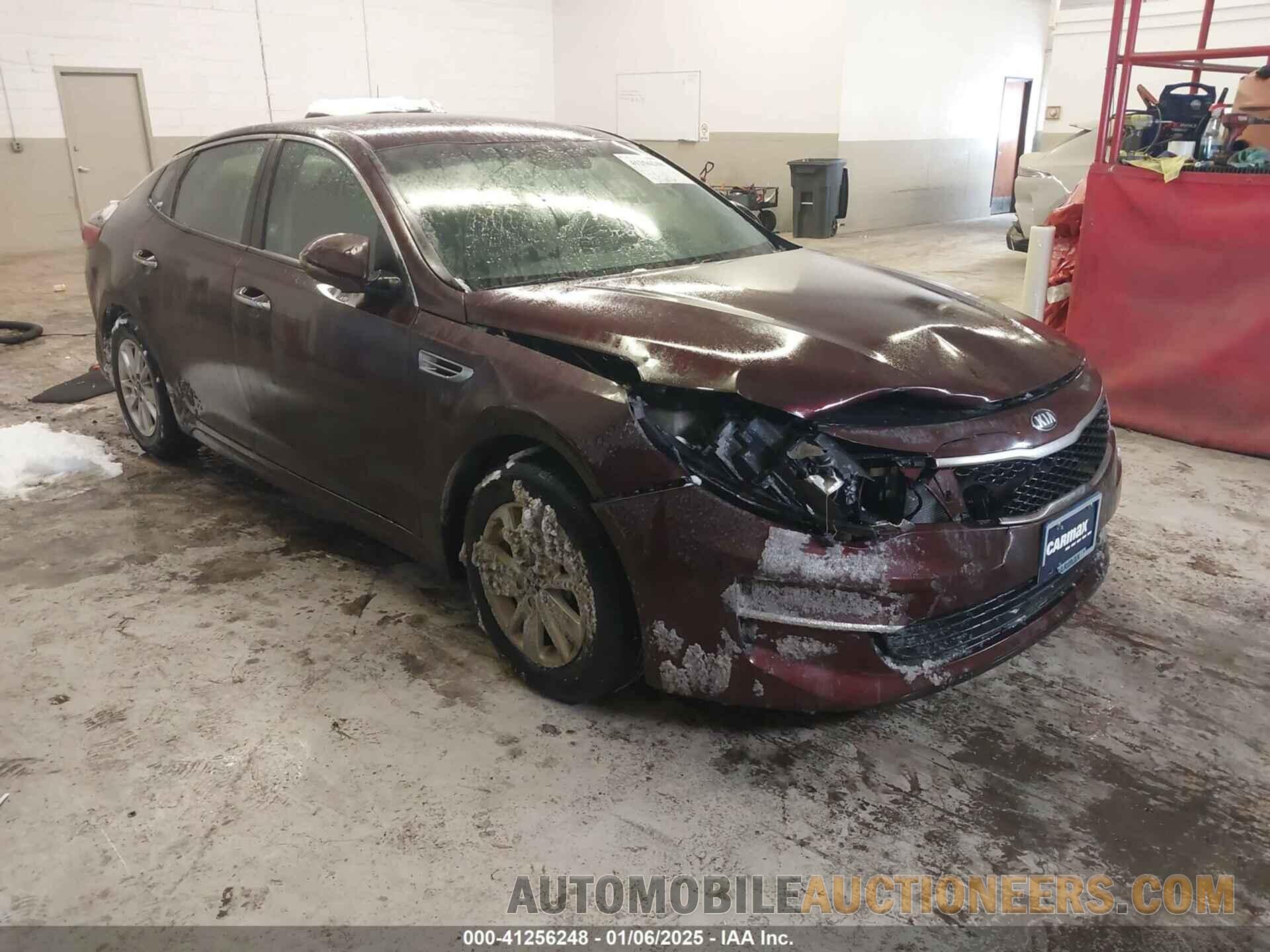 5XXGT4L32JG207055 KIA OPTIMA 2018