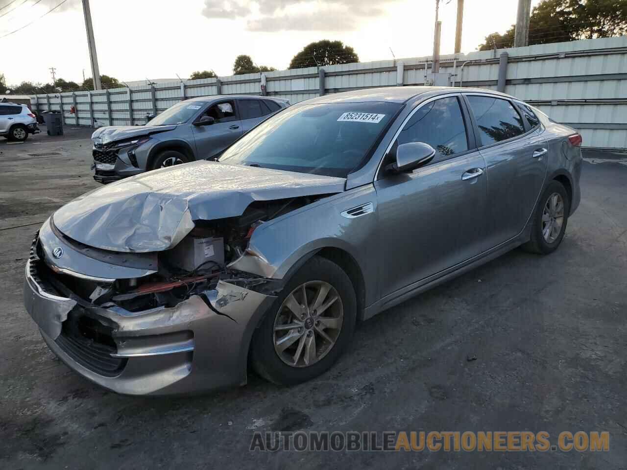 5XXGT4L32JG224048 KIA OPTIMA 2018