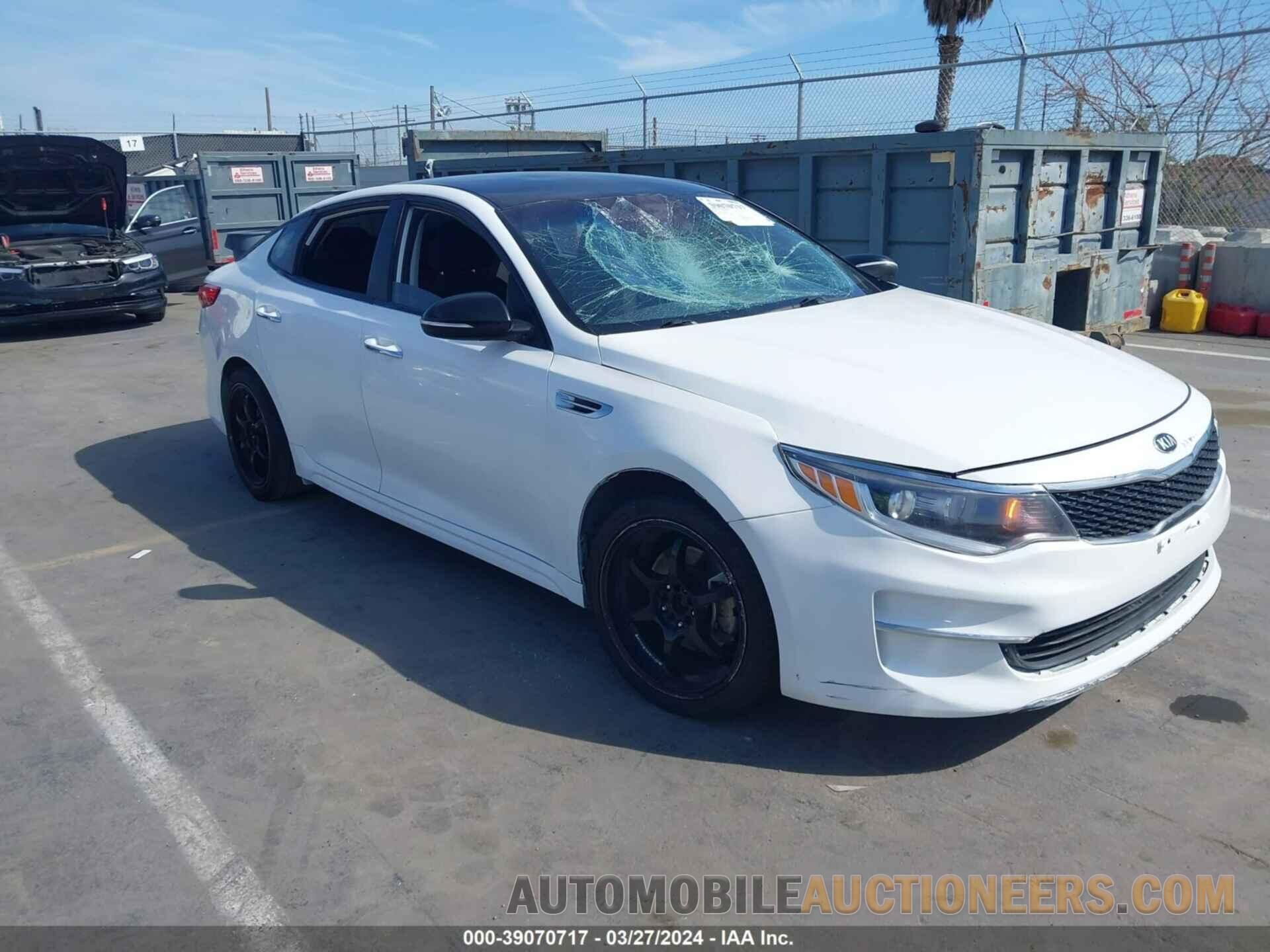 5XXGT4L32JG239438 KIA OPTIMA 2018