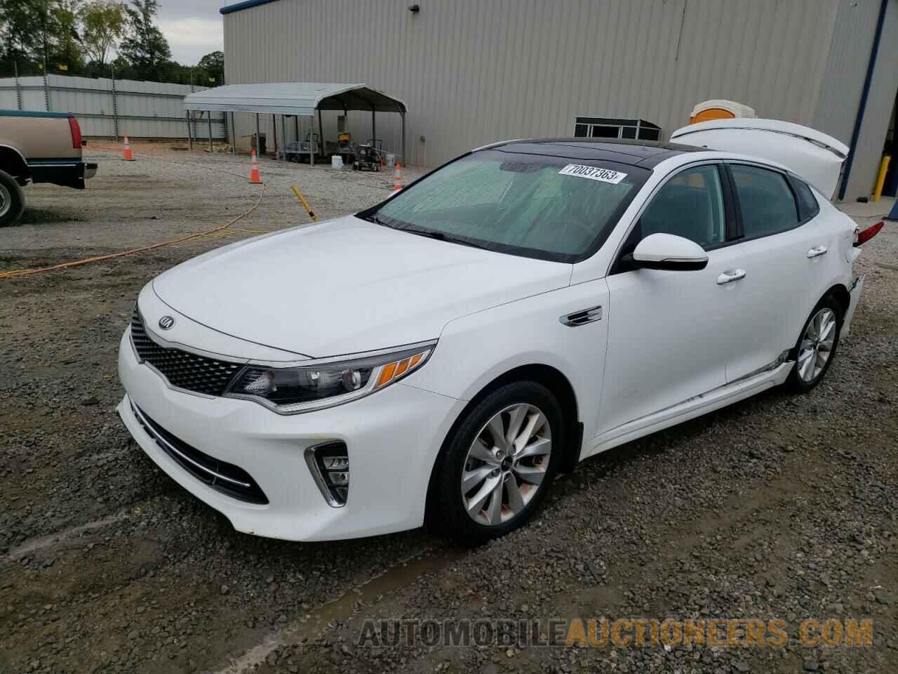 5XXGT4L32JG240699 KIA OPTIMA 2018