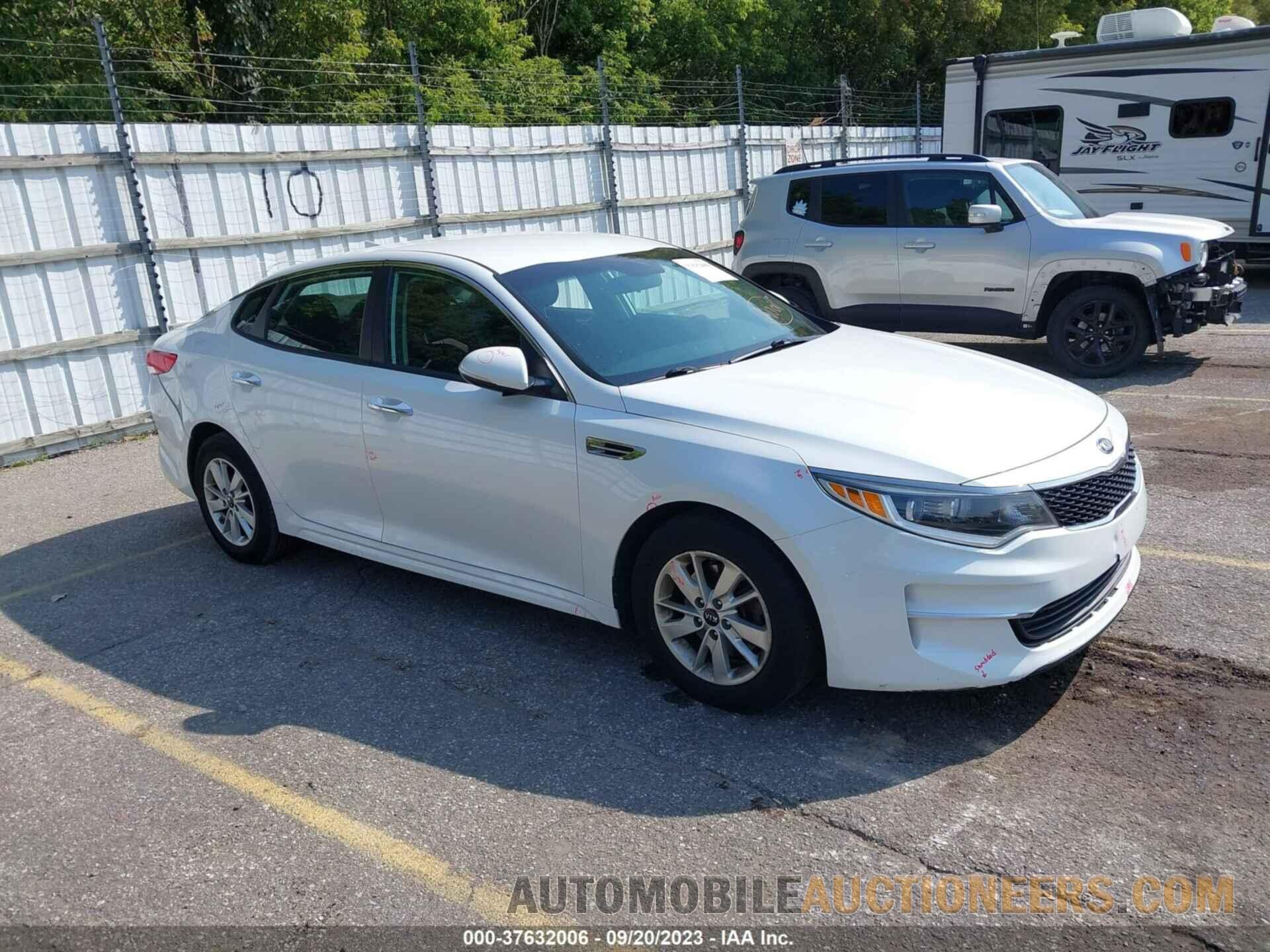 5XXGT4L32JG245935 KIA OPTIMA 2018