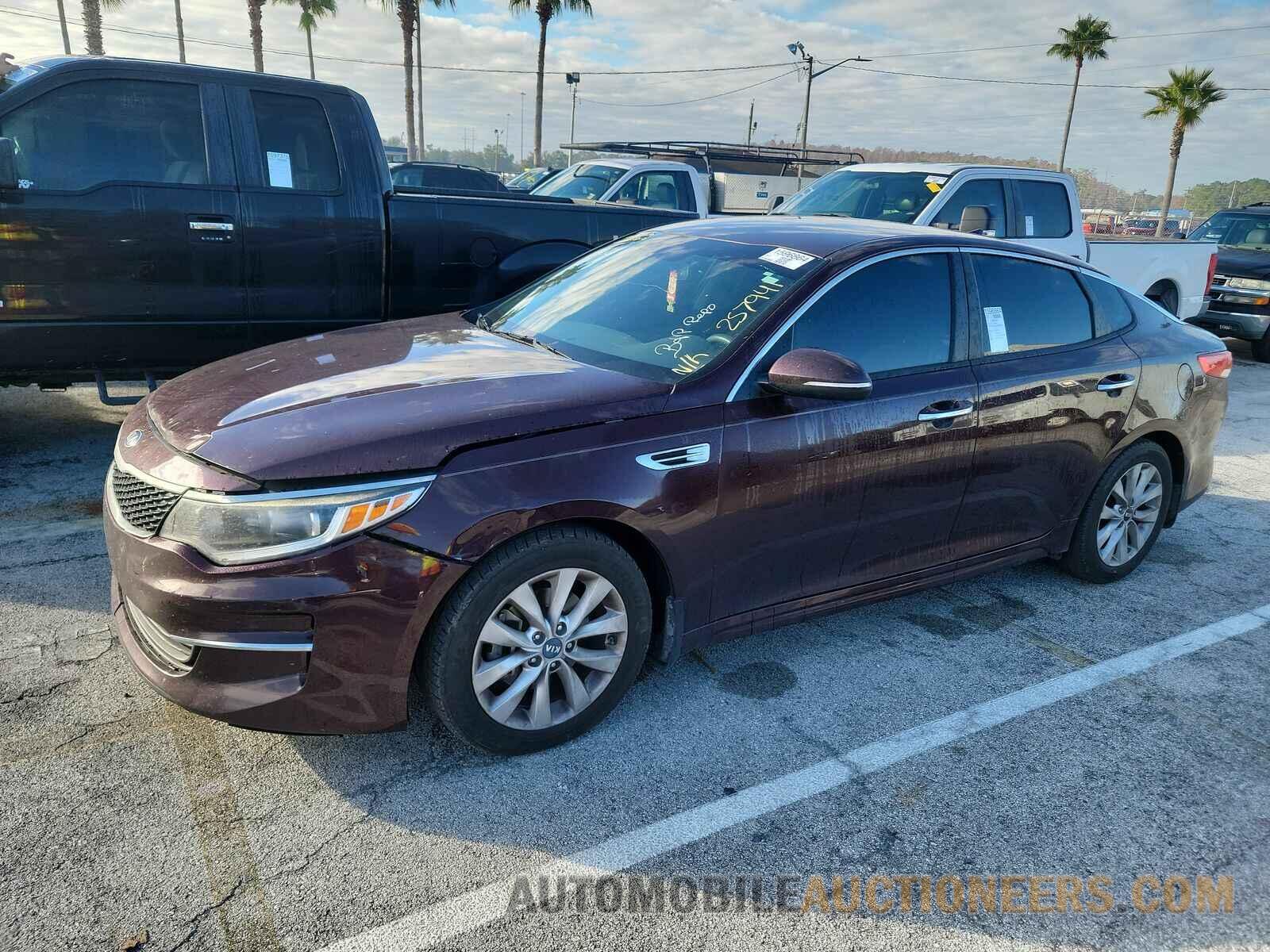 5XXGT4L32JG257941 Kia Optima 2018