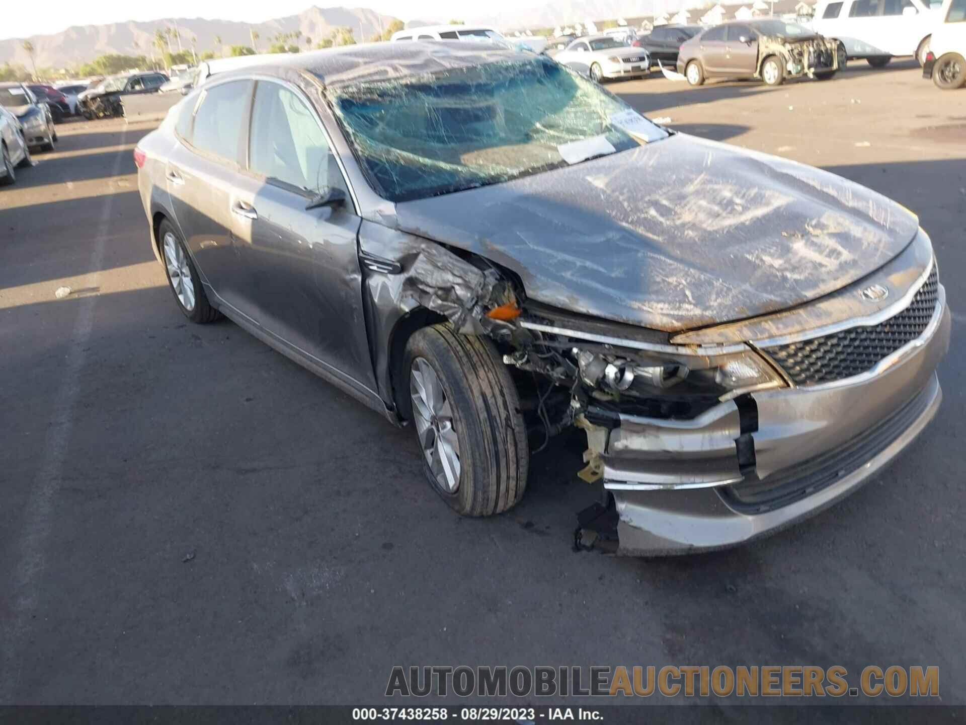 5XXGT4L32JG260662 KIA OPTIMA 2018