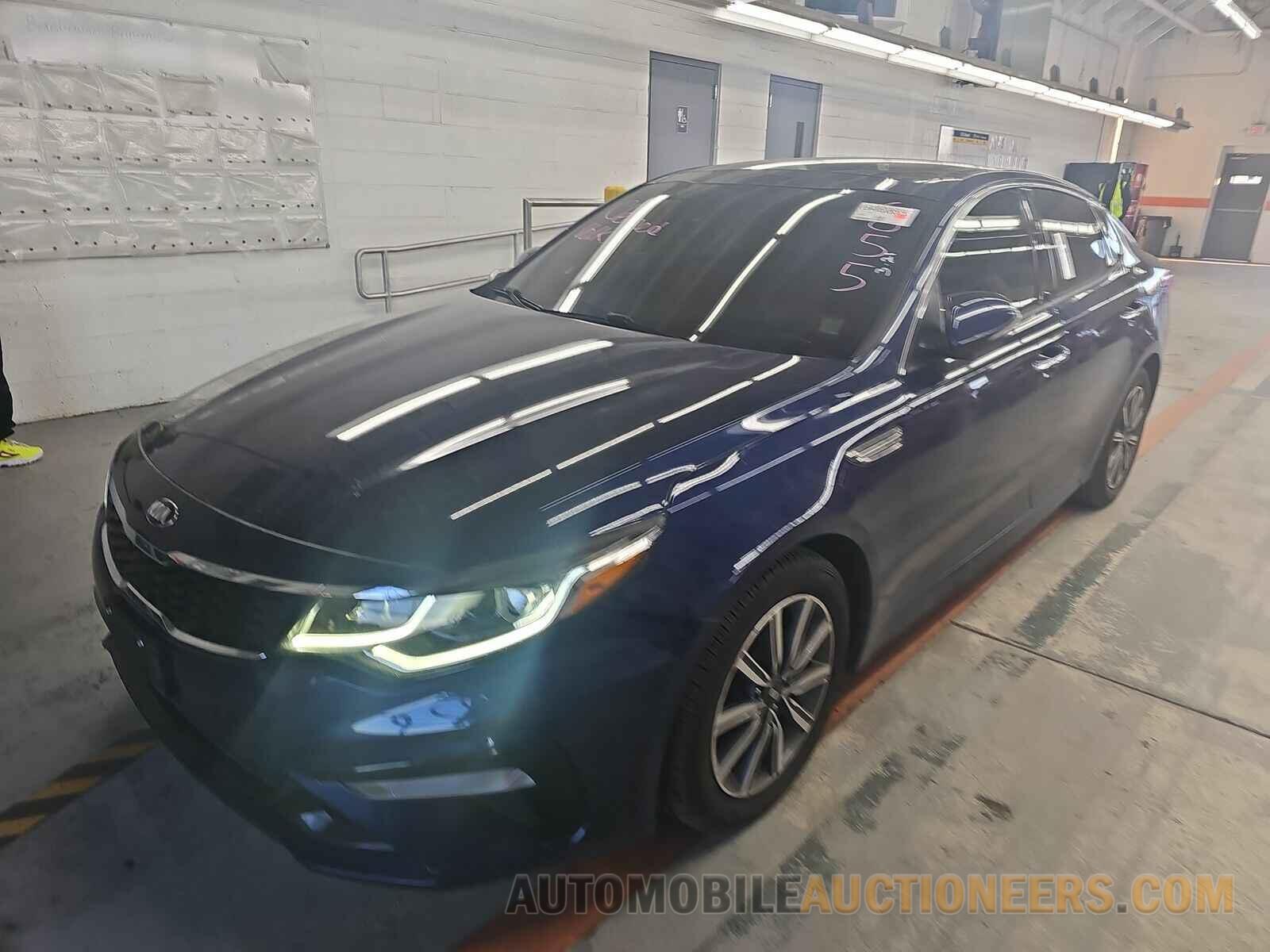 5XXGT4L32KG306055 Kia Optima 2019