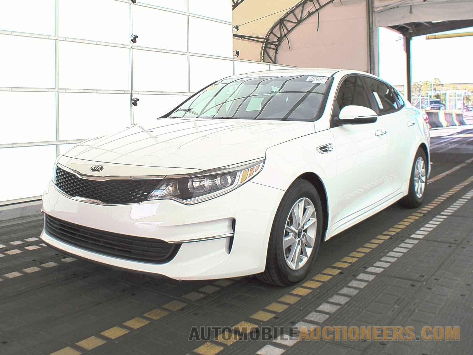 5XXGT4L33HG174335 Kia Optima 2017