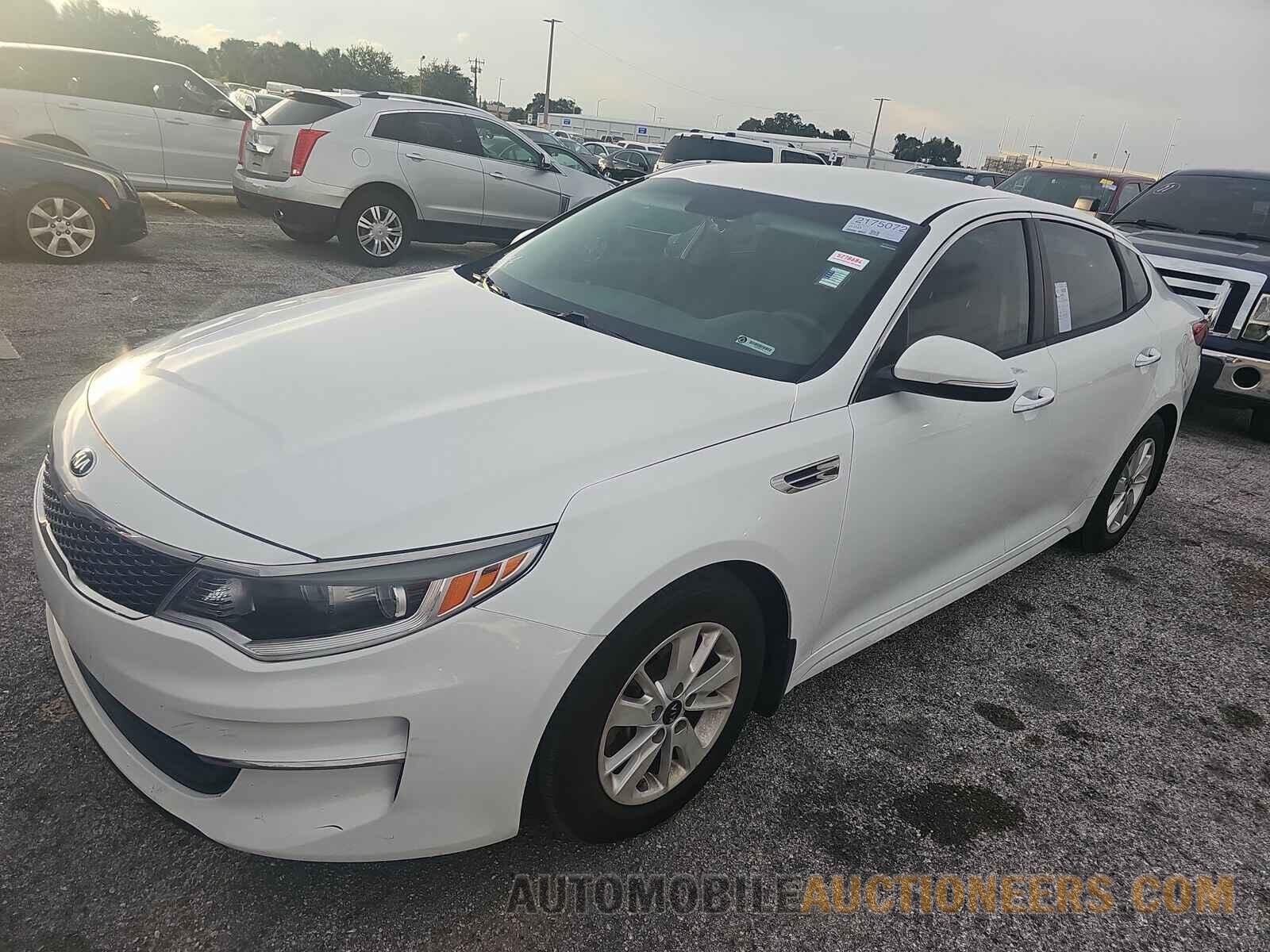 5XXGT4L33HG175789 Kia Optima 2017