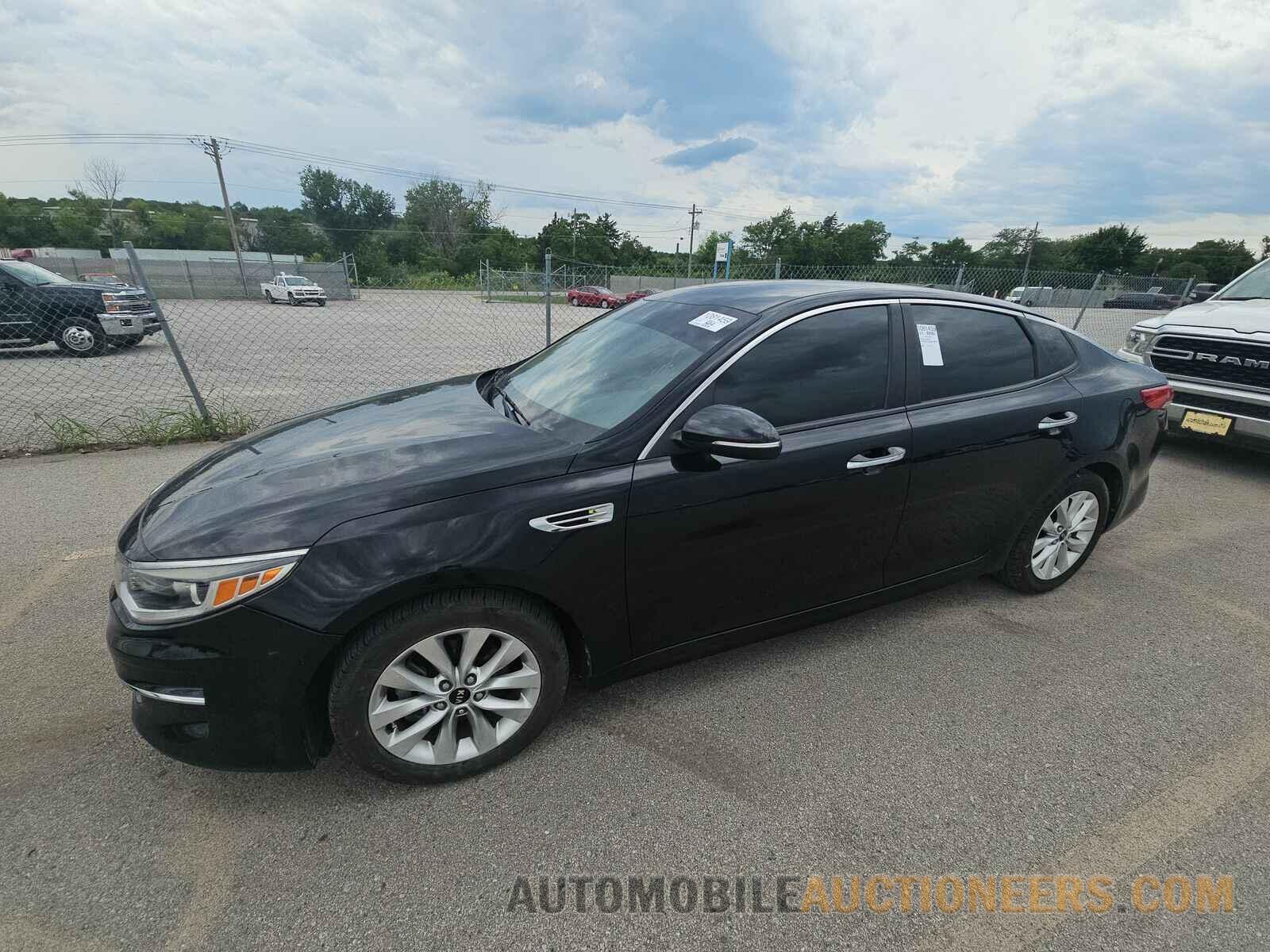 5XXGT4L33JG257818 Kia Optima 2018