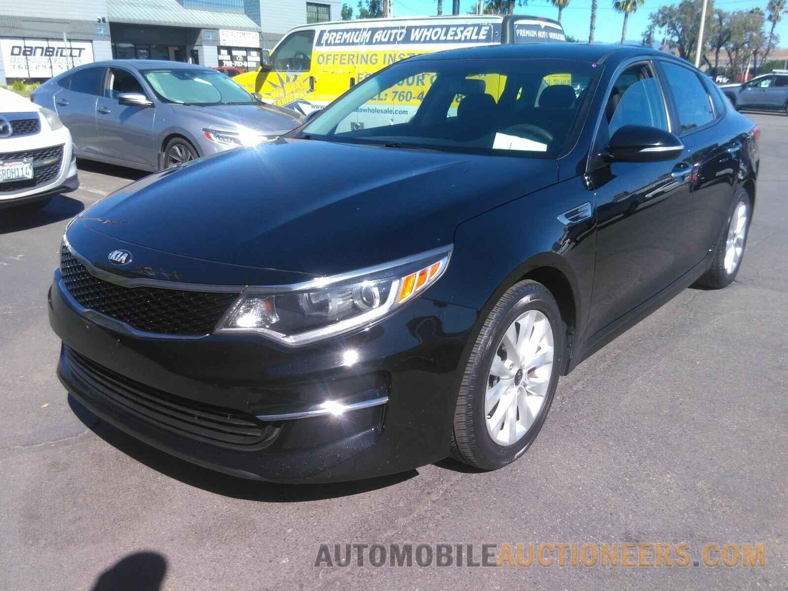 5XXGT4L33JG264901 Kia Optima 2018