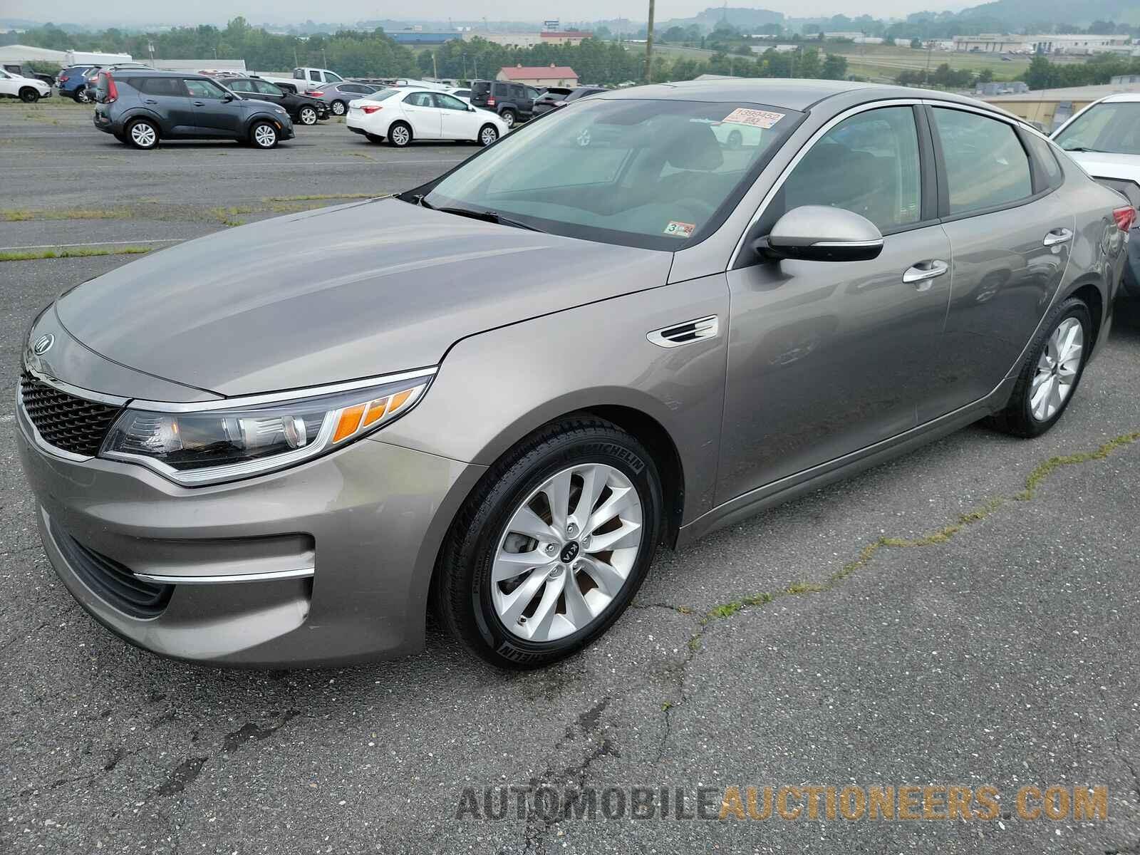 5XXGT4L34HG160749 Kia Optima 2017