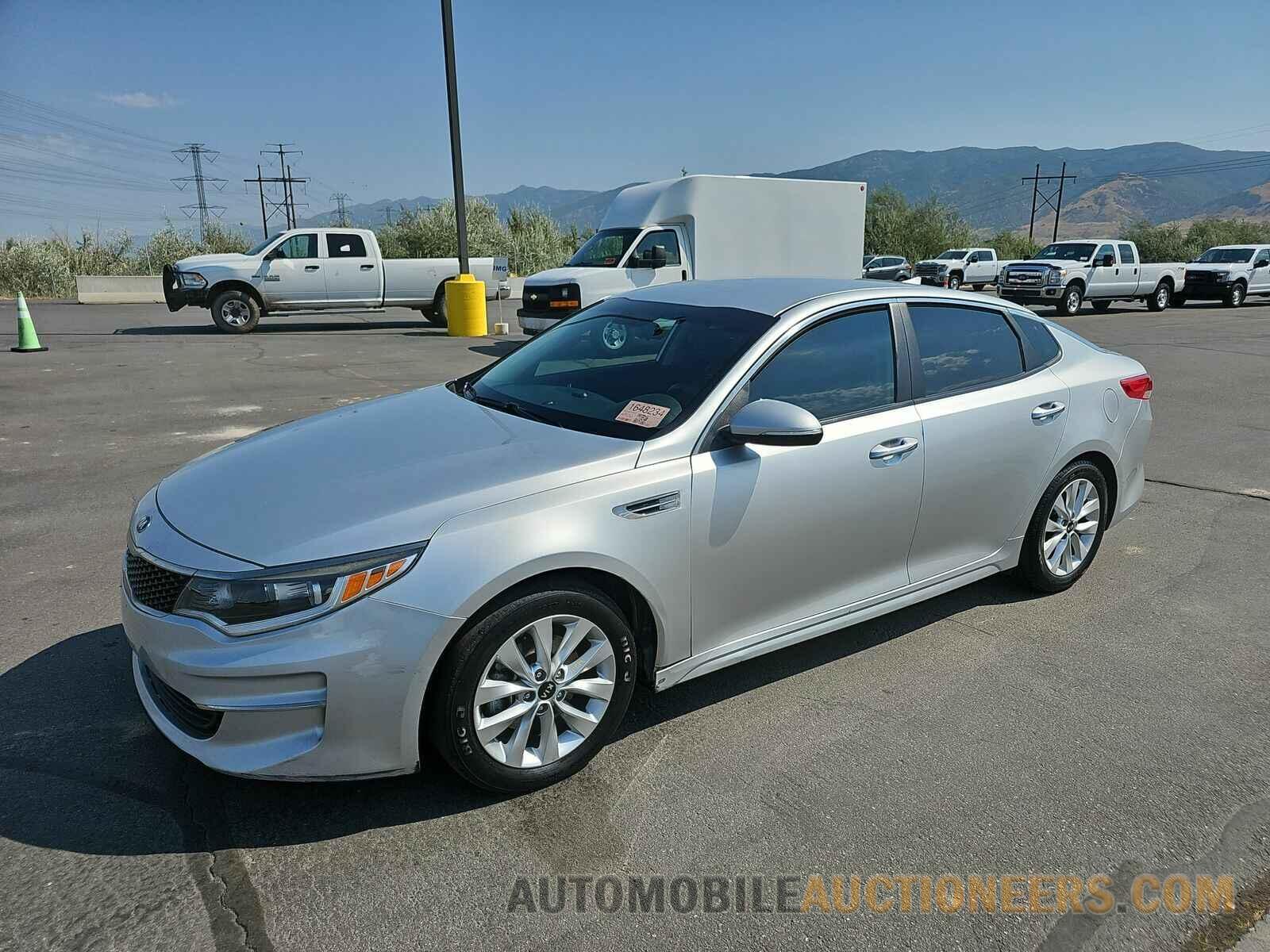 5XXGT4L34HG177194 Kia Optima 2017