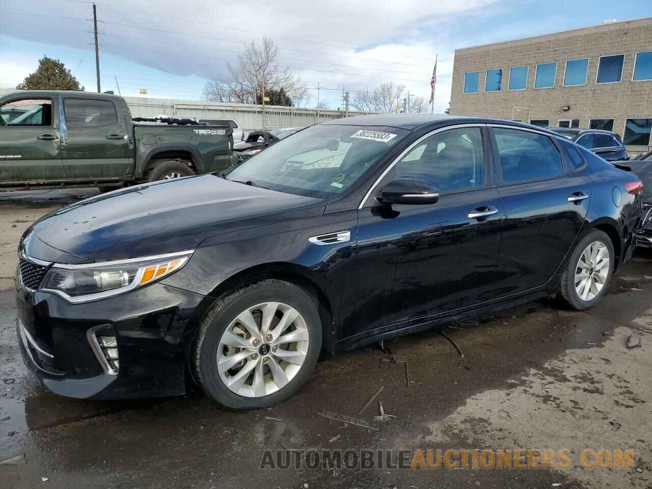 5XXGT4L34JG196558 KIA OPTIMA 2018