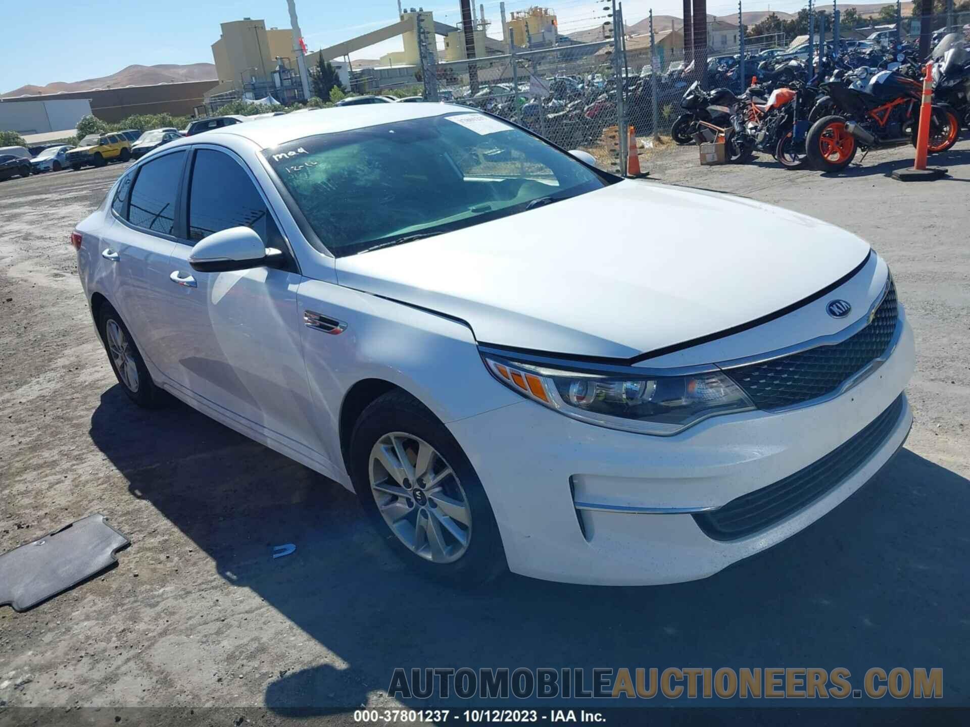 5XXGT4L34JG223063 KIA OPTIMA 2018