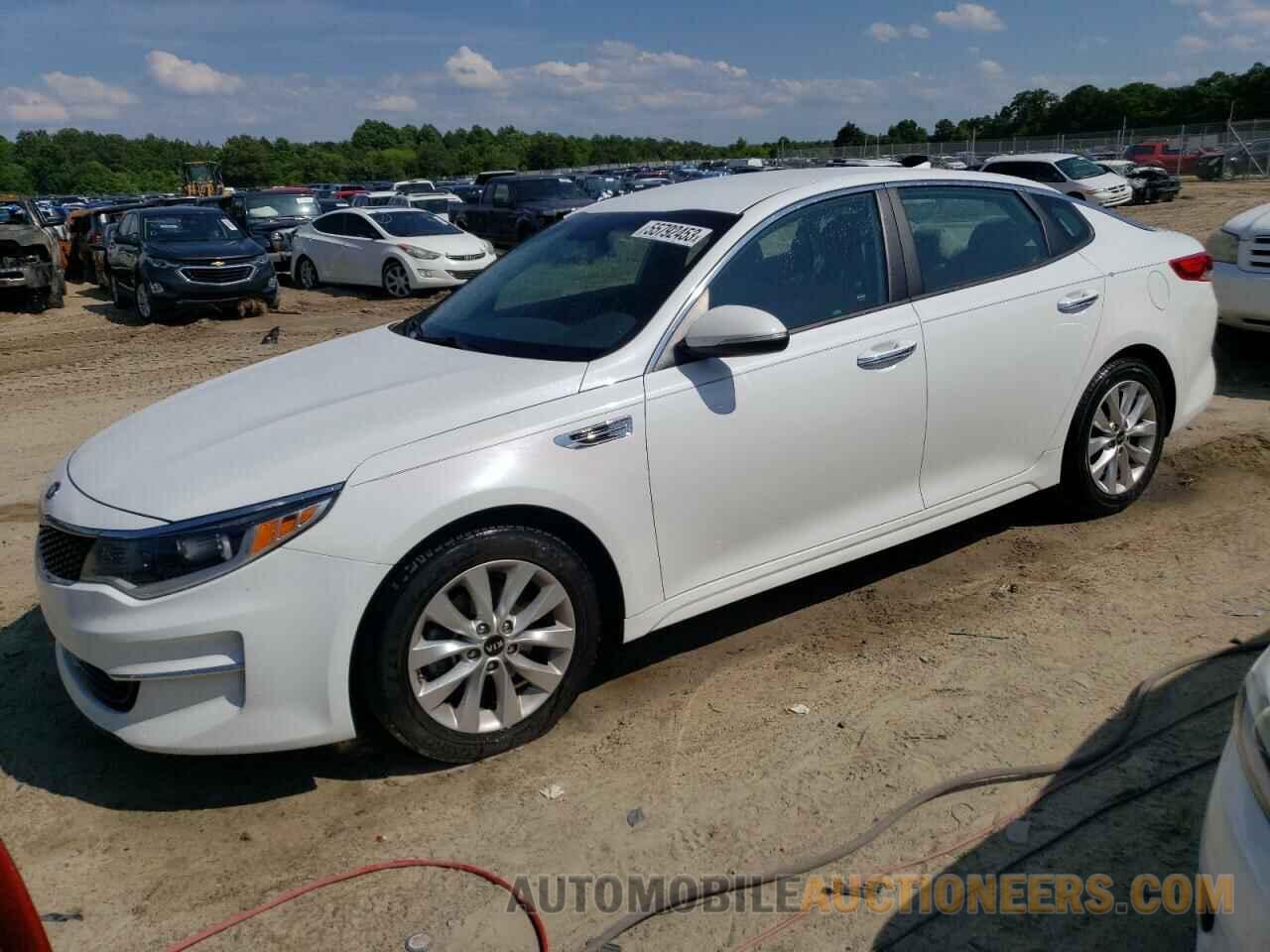 5XXGT4L34JG258105 KIA OPTIMA 2018