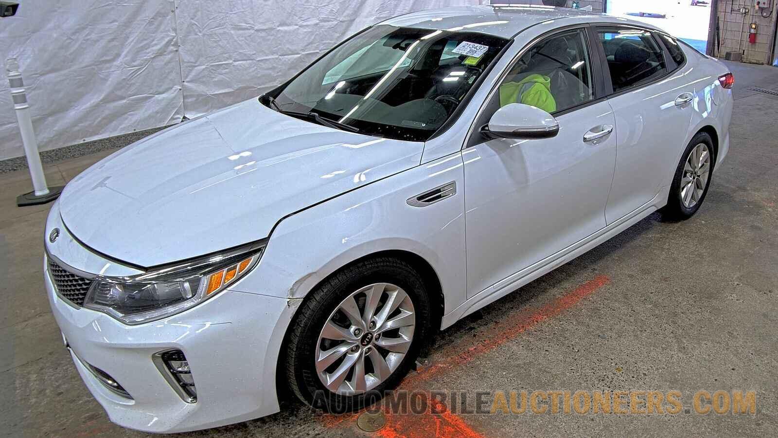 5XXGT4L35JG207261 Kia Optima 2018