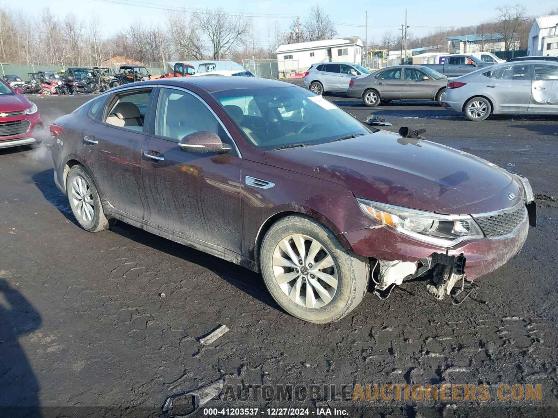 5XXGT4L35JG256363 KIA OPTIMA 2018