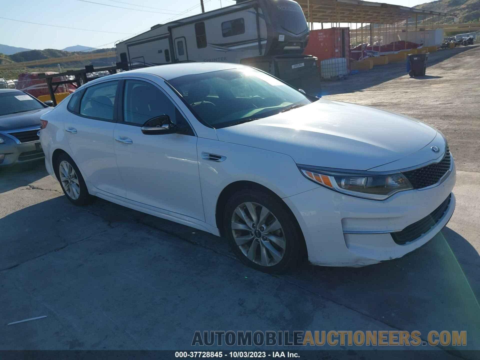 5XXGT4L35JG258596 KIA OPTIMA 2018