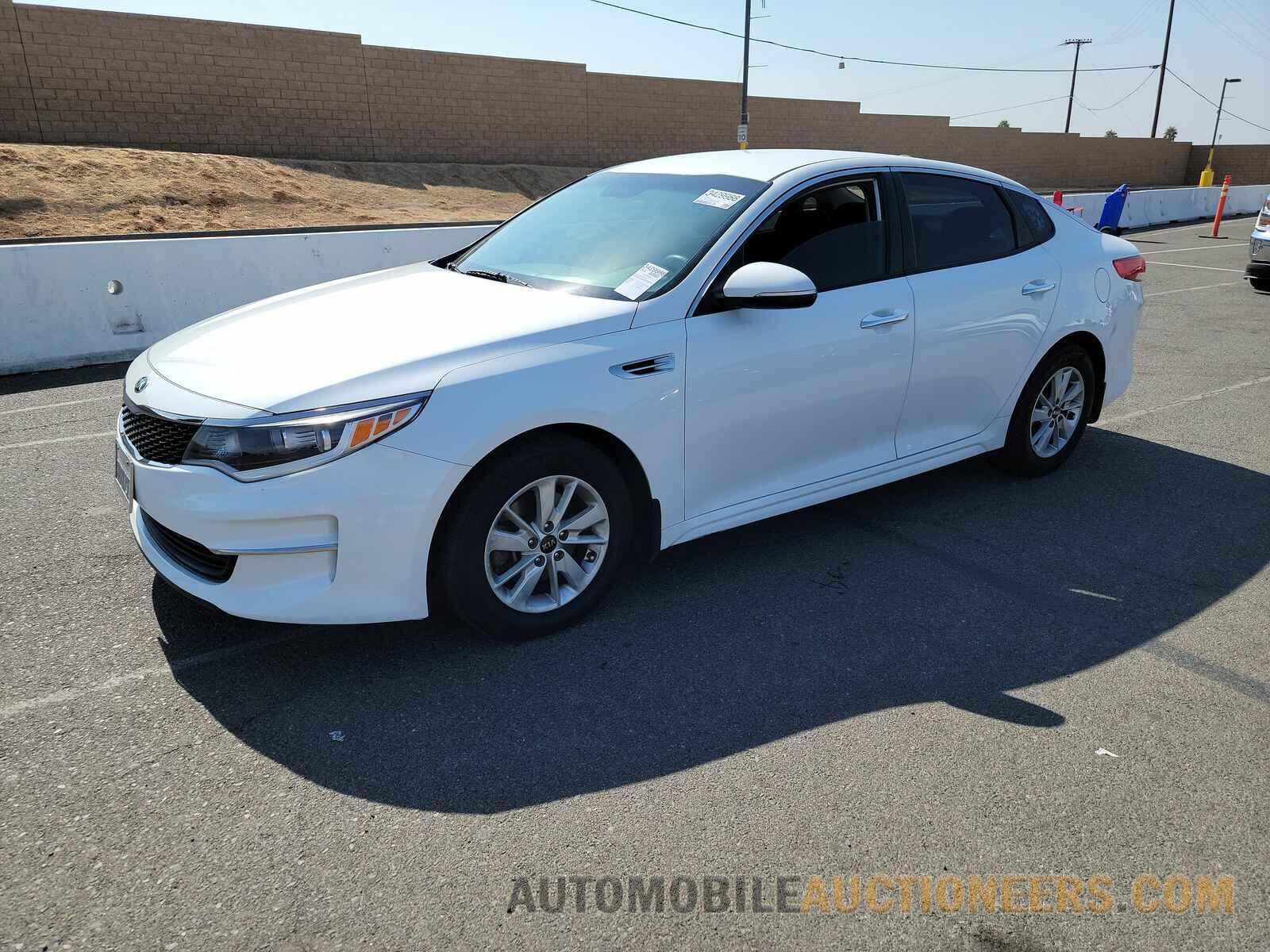 5XXGT4L36GG049375 Kia Optima 2016