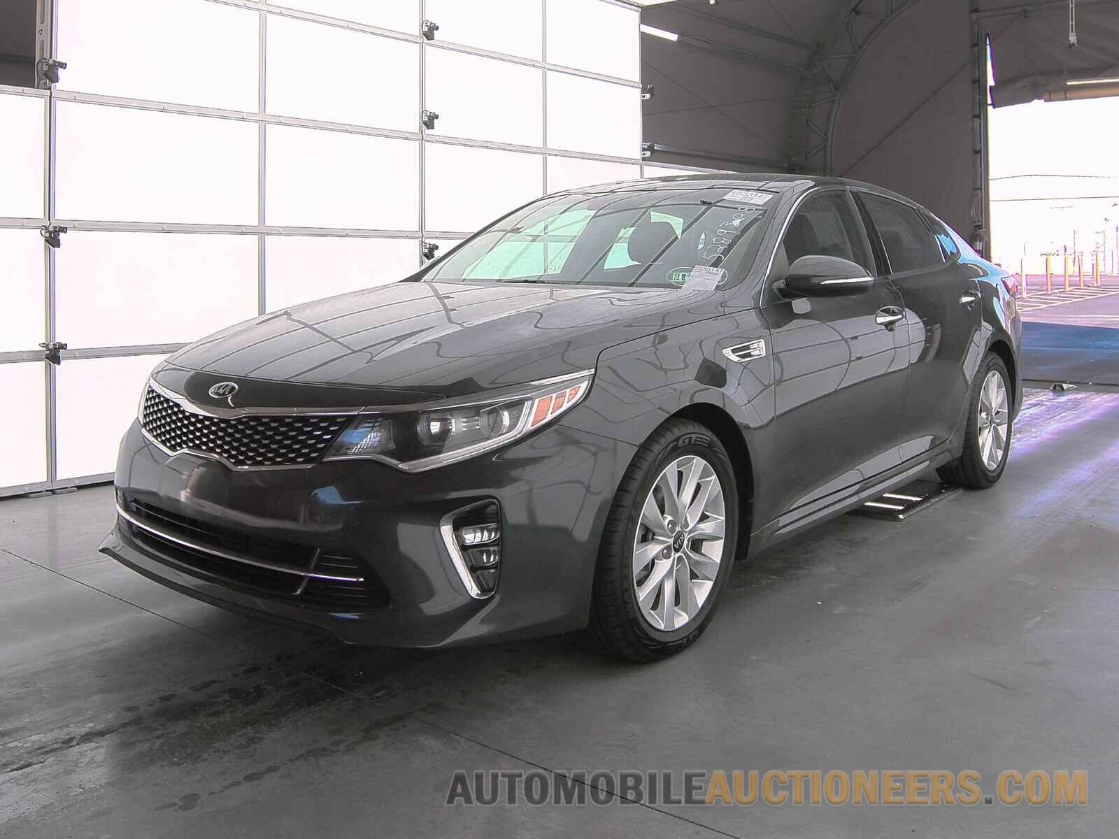 5XXGT4L36JG233402 Kia Optima 2018