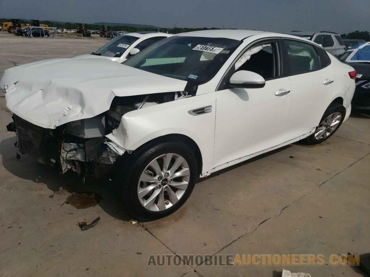 5XXGT4L36JG274001 KIA OPTIMA 2018