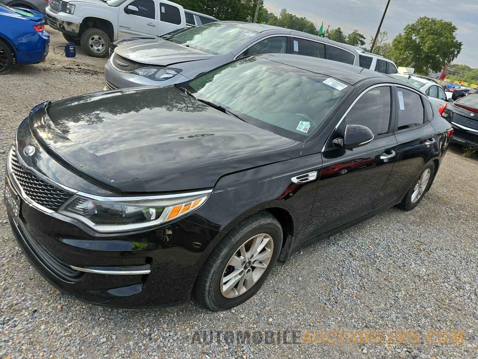 5XXGT4L37HG136204 Kia Optima 2017