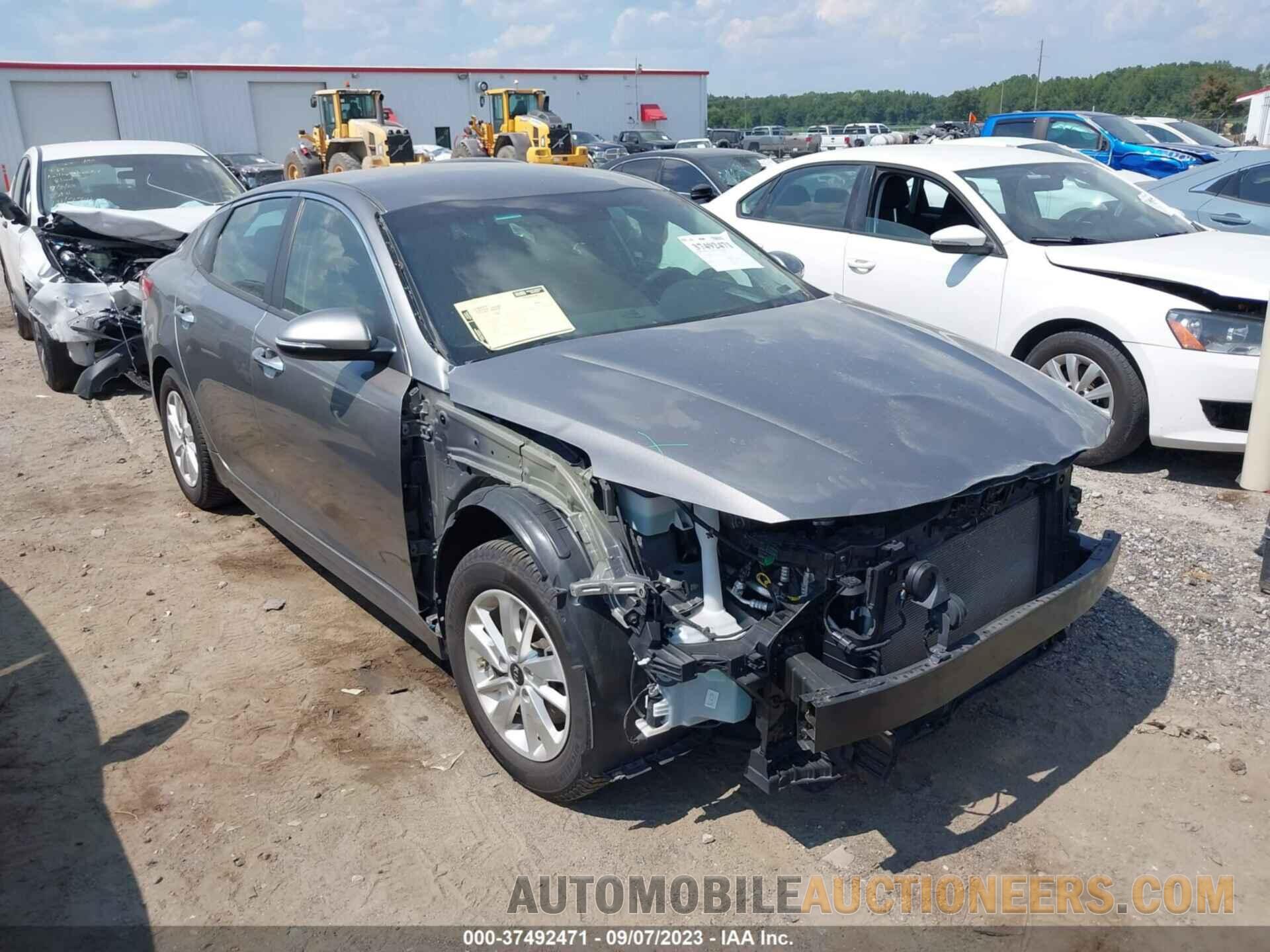 5XXGT4L37JG215071 KIA OPTIMA 2018