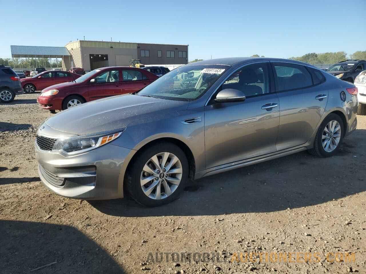 5XXGT4L37JG255778 KIA OPTIMA 2018